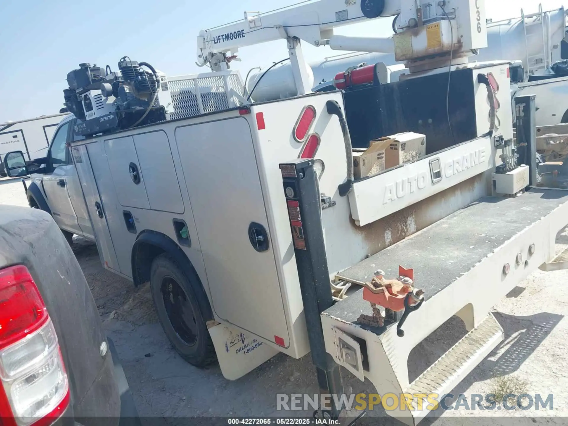 13 Photograph of a damaged car 1FD0W5HT7KED85391 FORD F-550 CHASSIS 2019