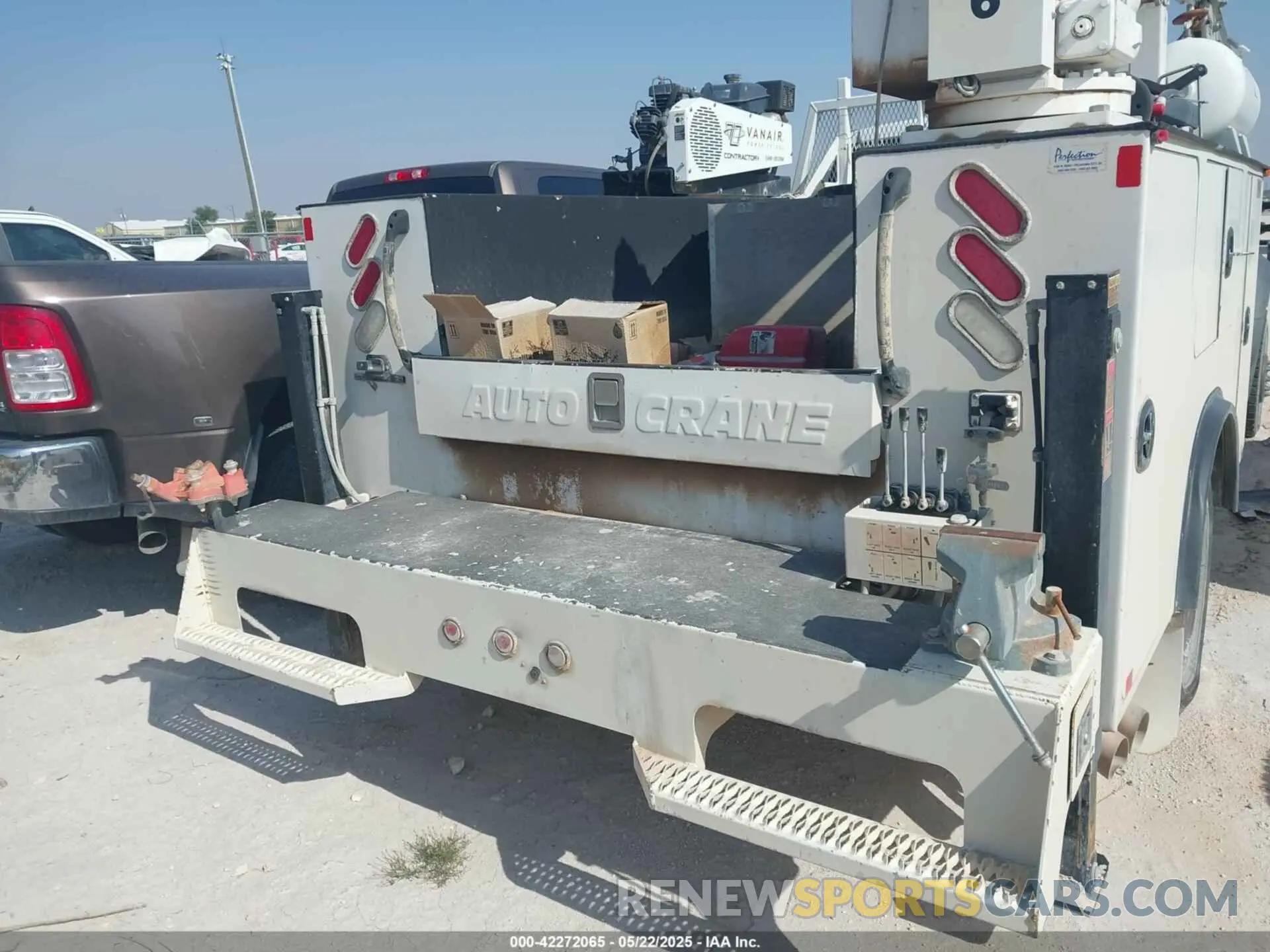 14 Photograph of a damaged car 1FD0W5HT7KED85391 FORD F-550 CHASSIS 2019