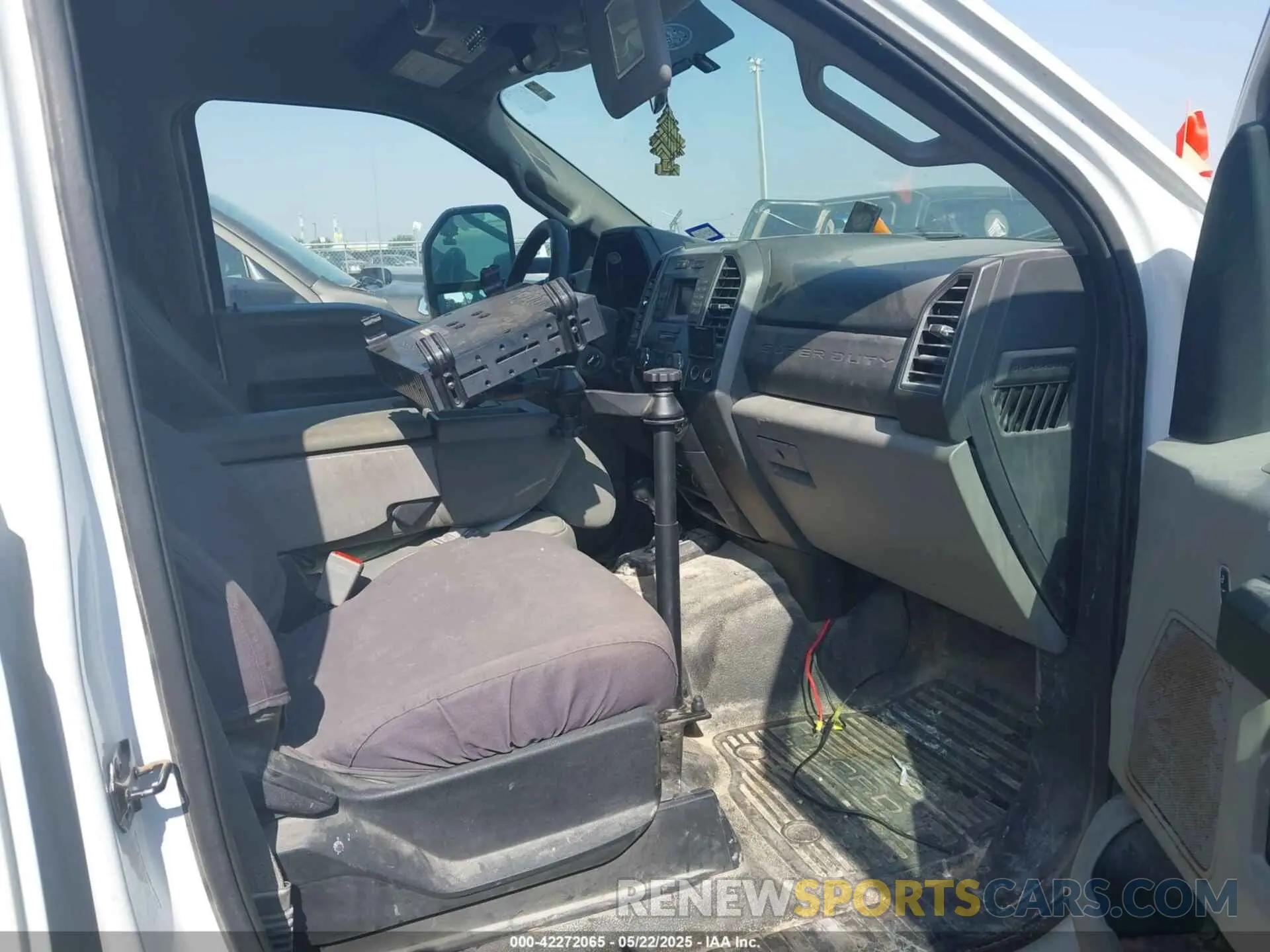 7 Photograph of a damaged car 1FD0W5HT7KED85391 FORD F-550 CHASSIS 2019