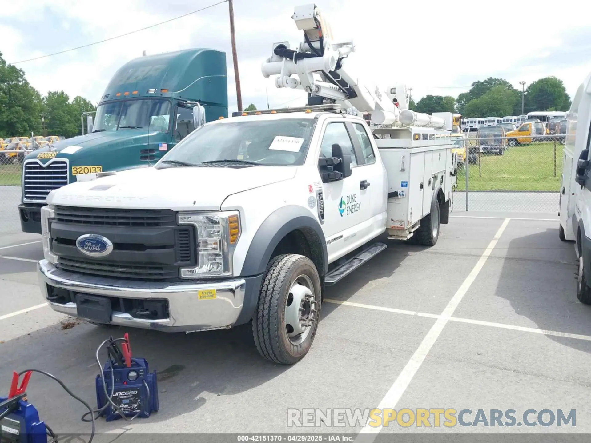 2 Photograph of a damaged car 1FD0X5HT6KEF86390 FORD F-550 CHASSIS 2019