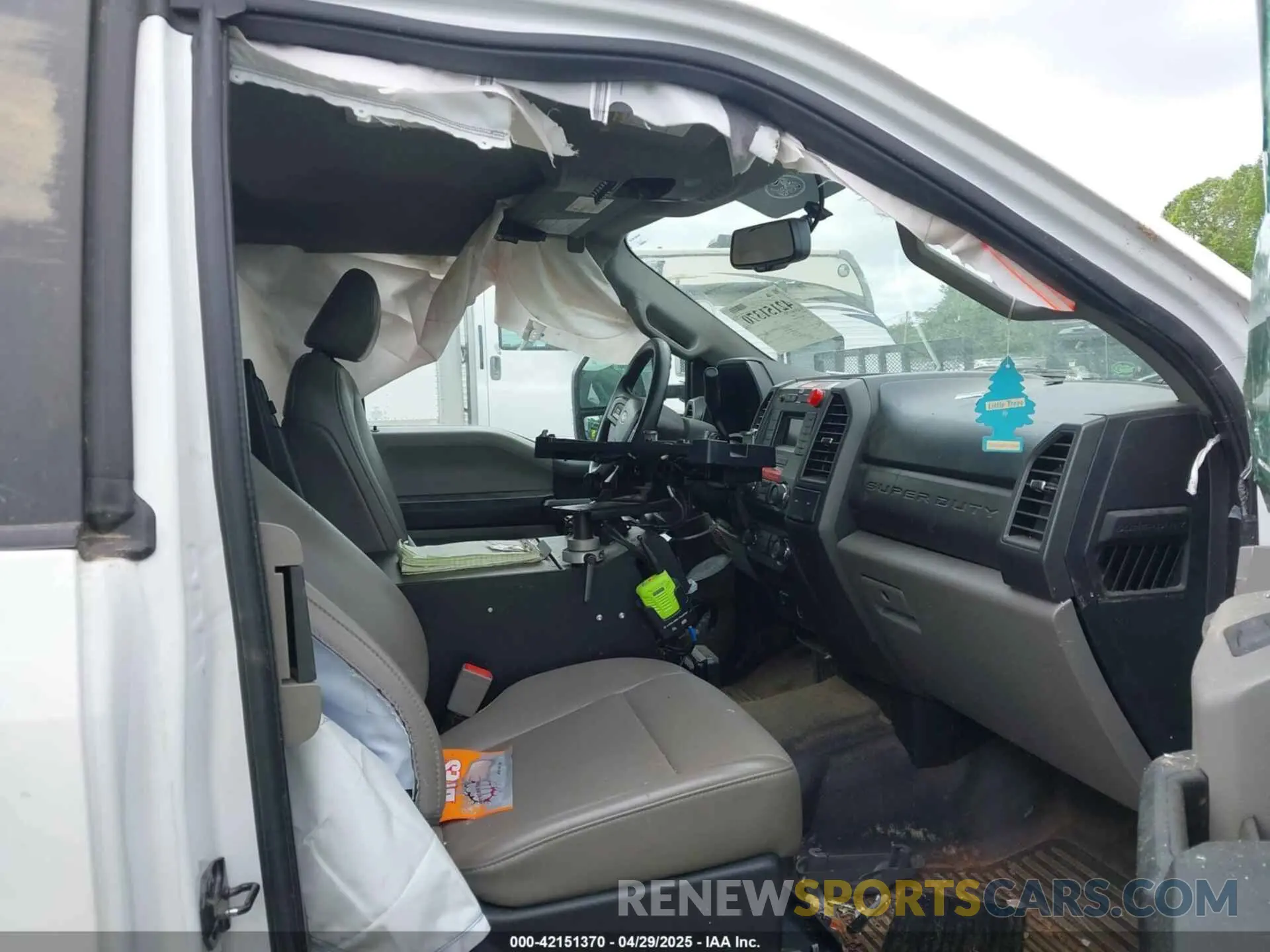 5 Photograph of a damaged car 1FD0X5HT6KEF86390 FORD F-550 CHASSIS 2019