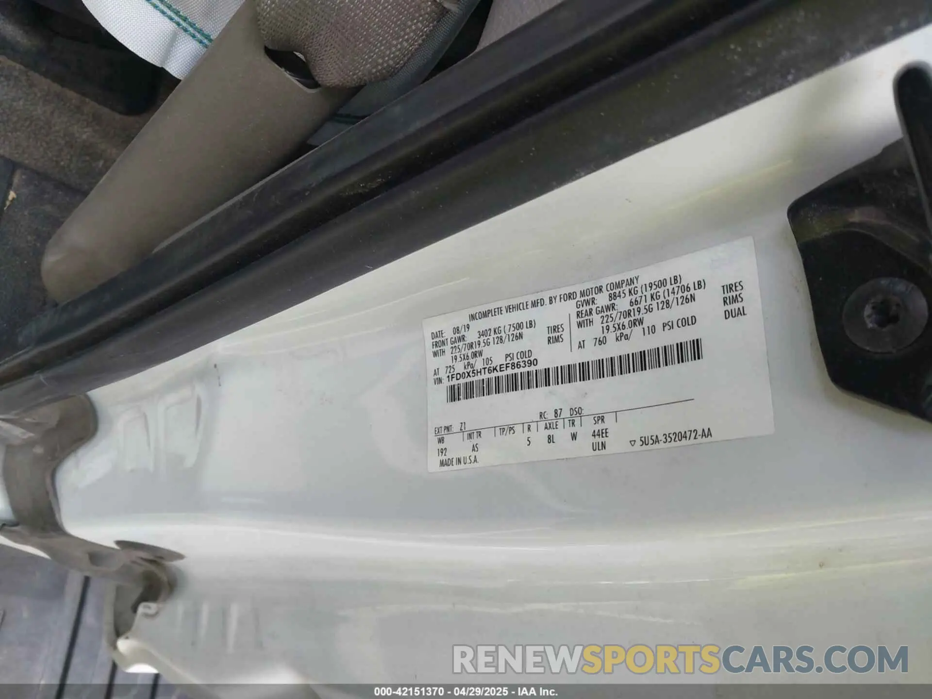 9 Photograph of a damaged car 1FD0X5HT6KEF86390 FORD F-550 CHASSIS 2019