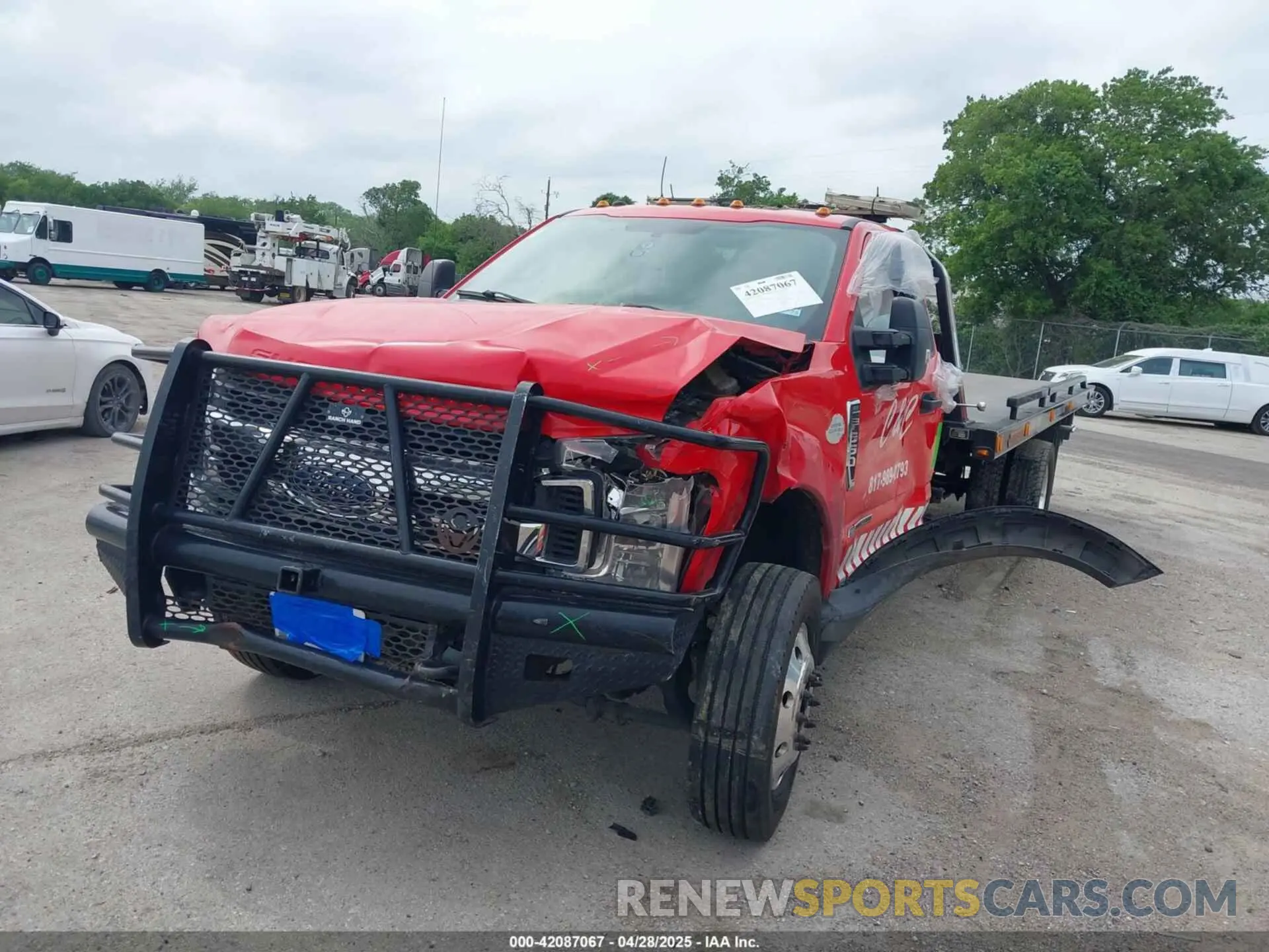 11 Photograph of a damaged car 1FDUF5GT1KEF20884 FORD F-550 CHASSIS 2019