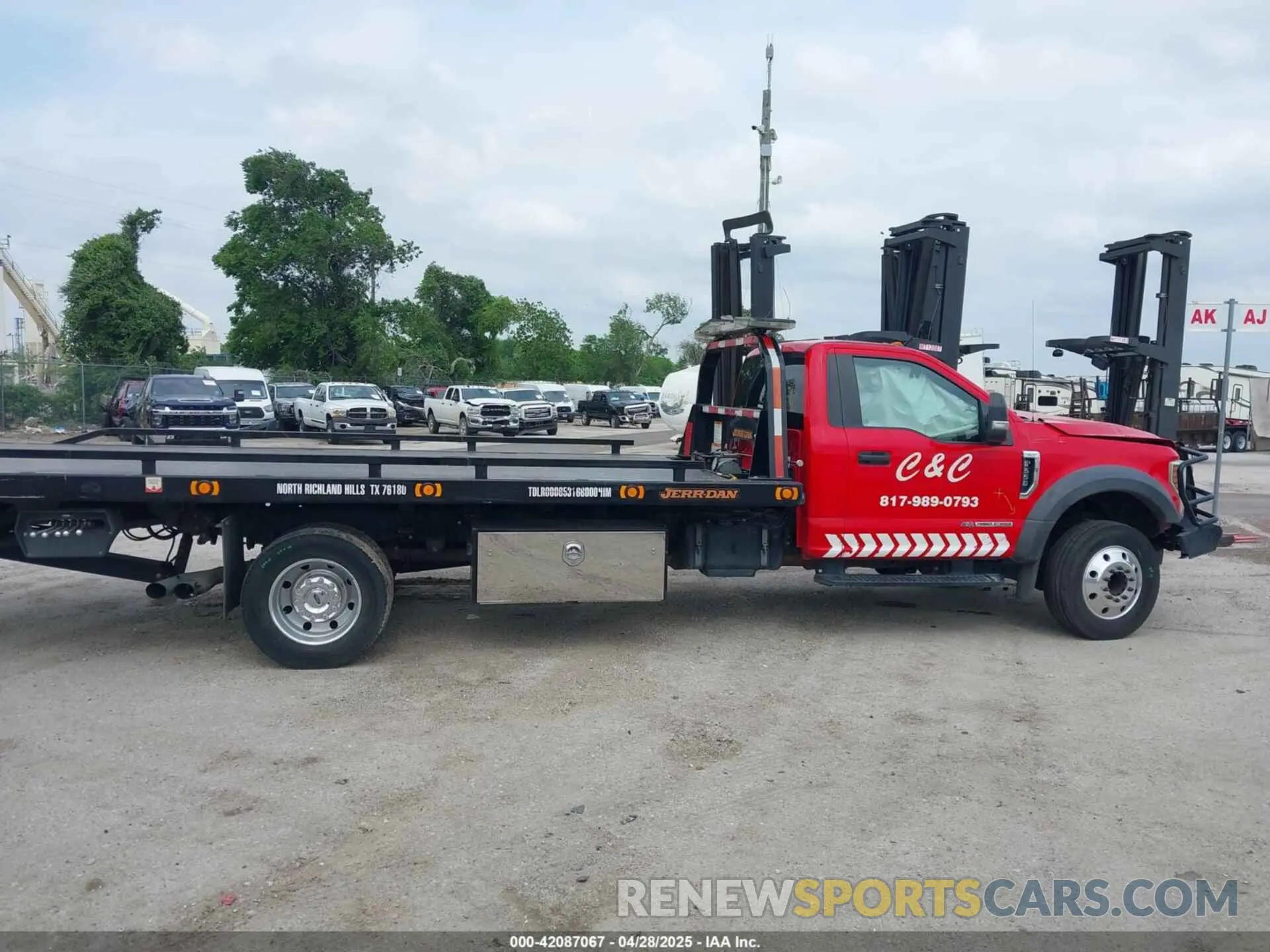 13 Photograph of a damaged car 1FDUF5GT1KEF20884 FORD F-550 CHASSIS 2019
