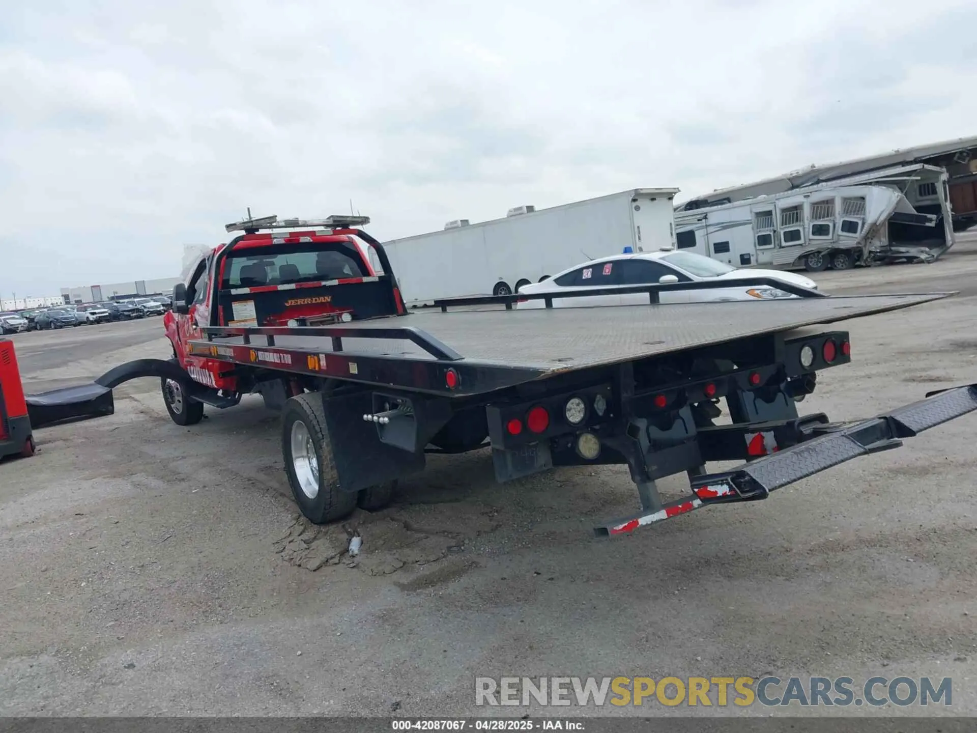 3 Photograph of a damaged car 1FDUF5GT1KEF20884 FORD F-550 CHASSIS 2019