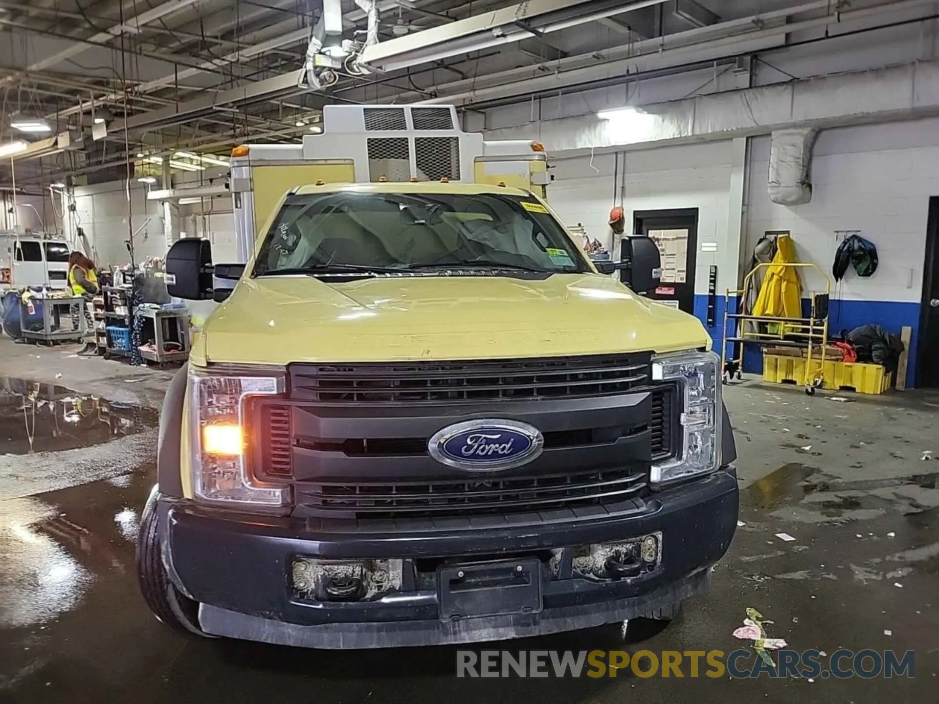 5 Photograph of a damaged car 1FDUF5GY1KEE44207 FORD F-550 CHASSIS 2019
