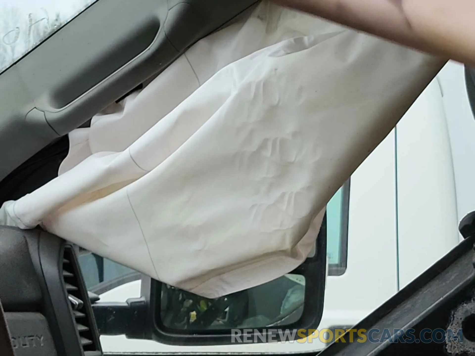 6 Photograph of a damaged car 1FDUF5GY1KEE44207 FORD F-550 CHASSIS 2019