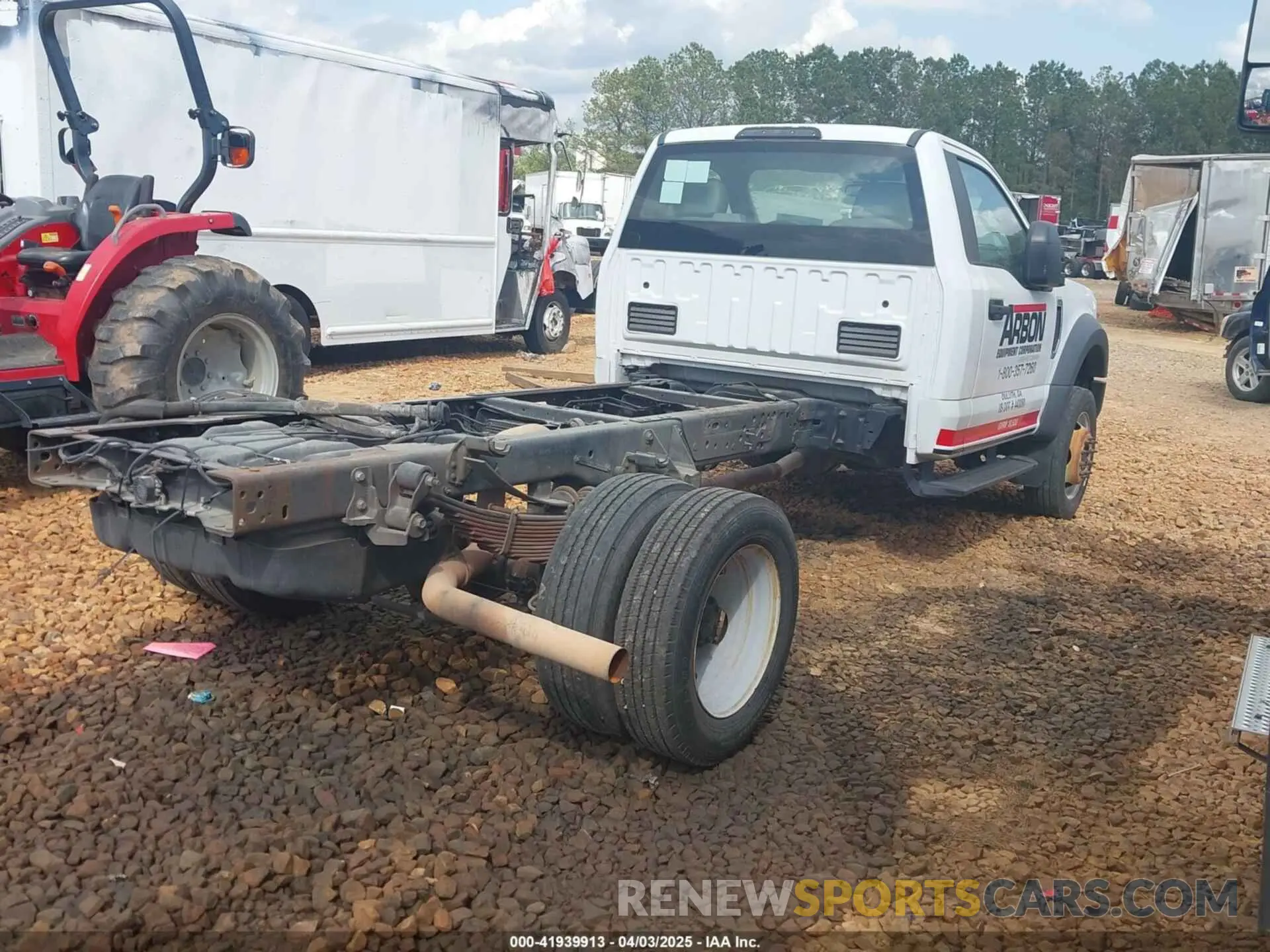 4 Photograph of a damaged car 1FDUF5GY3KDA01451 FORD F-550 CHASSIS 2019