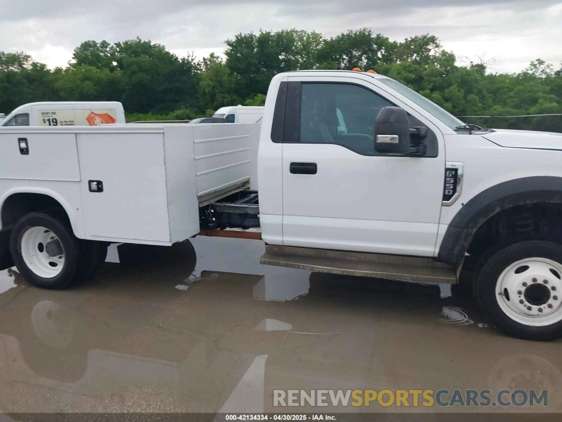 16 Photograph of a damaged car 1FDUF5GY4KEF91492 FORD F-550 CHASSIS 2019