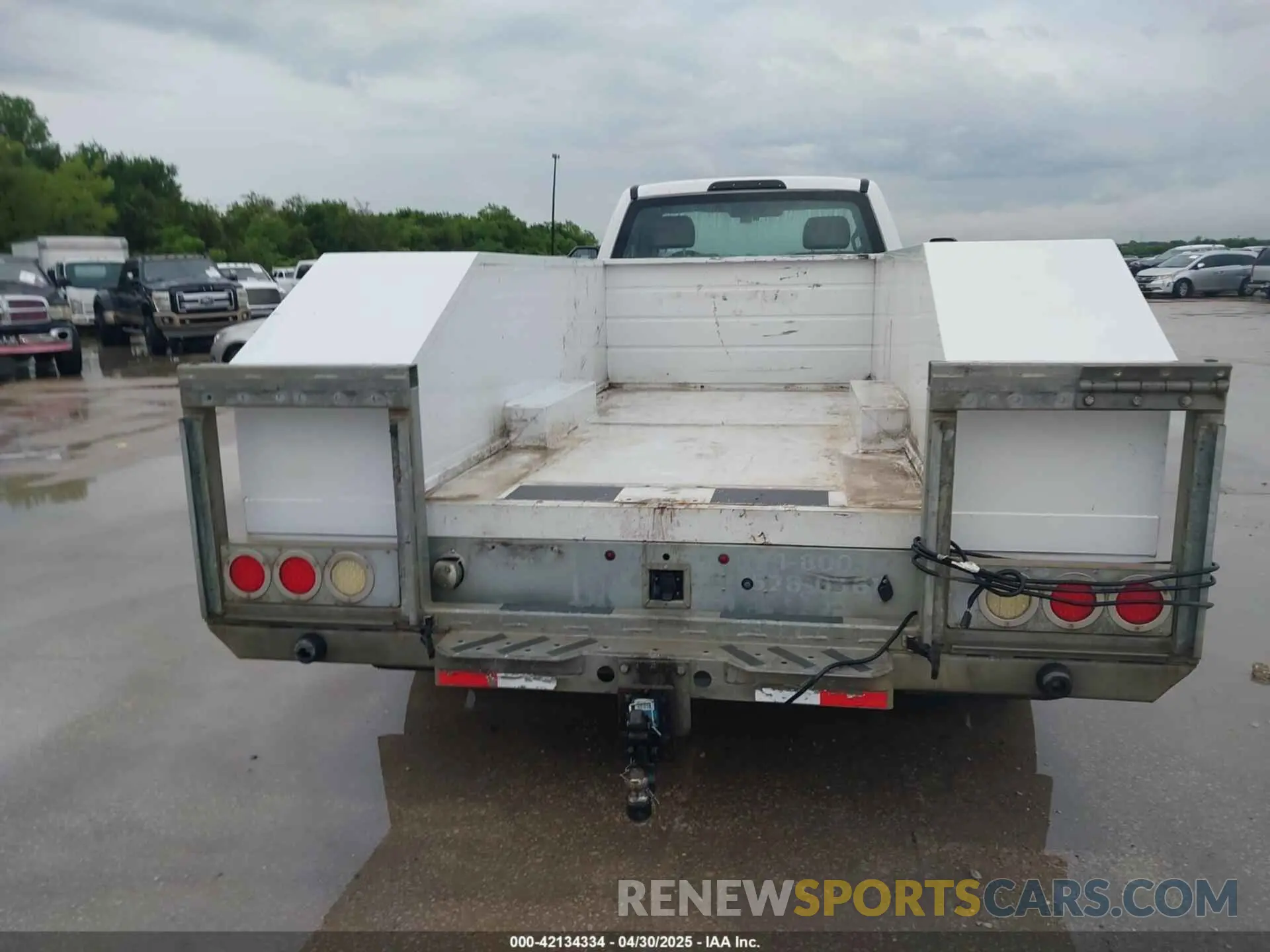 18 Photograph of a damaged car 1FDUF5GY4KEF91492 FORD F-550 CHASSIS 2019