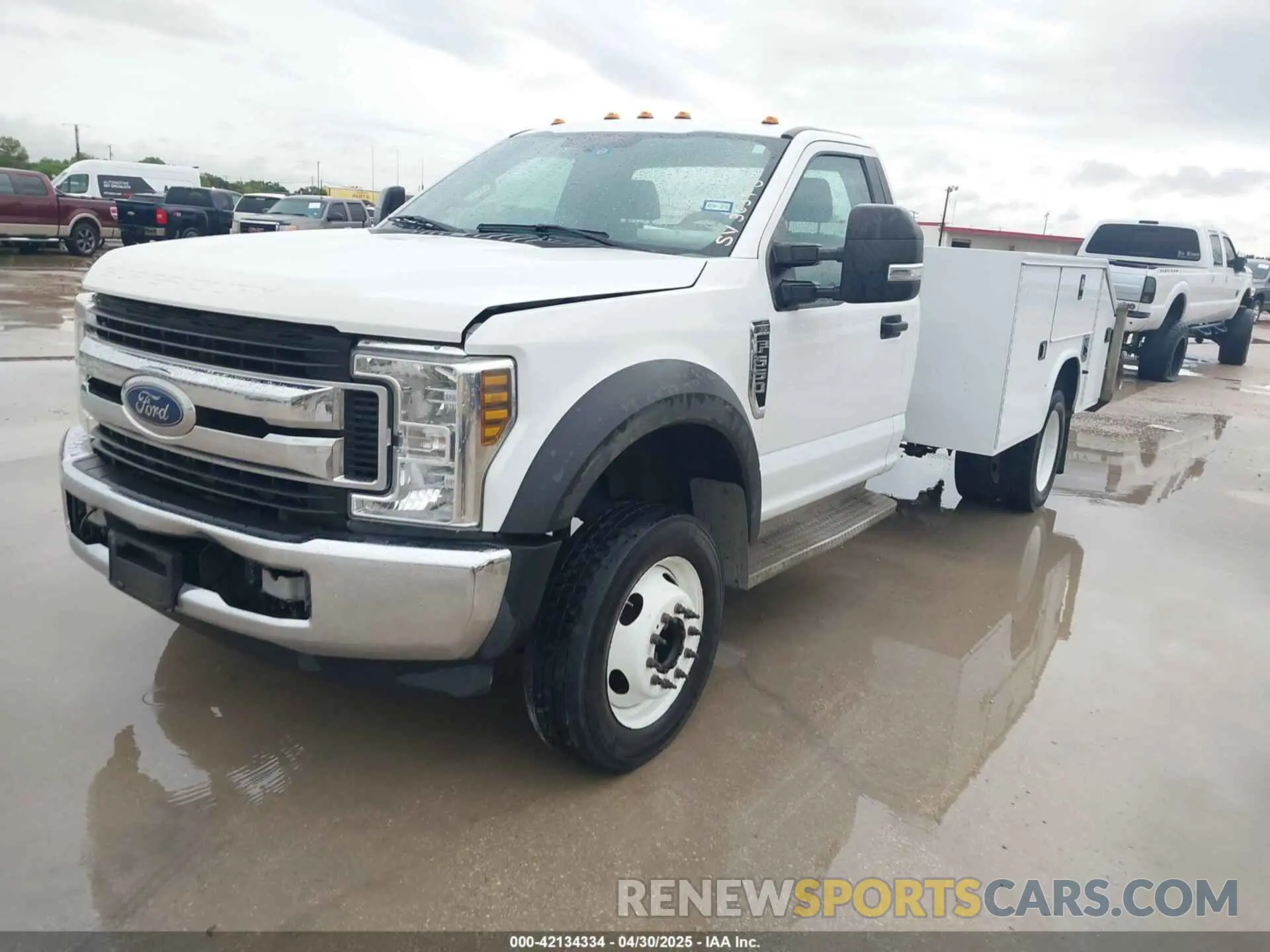 2 Photograph of a damaged car 1FDUF5GY4KEF91492 FORD F-550 CHASSIS 2019