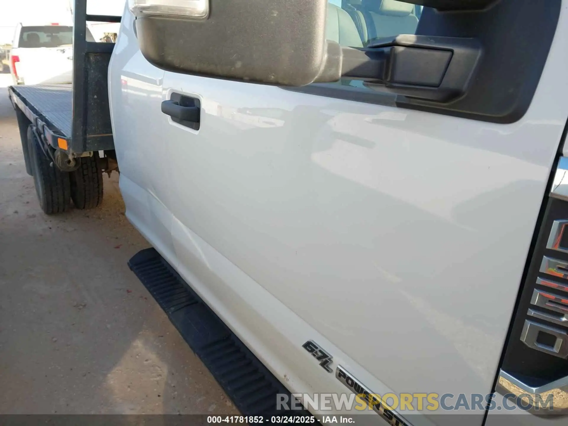 13 Photograph of a damaged car 1FD0X5HT4MED04735 FORD F-550 CHASSIS 2021
