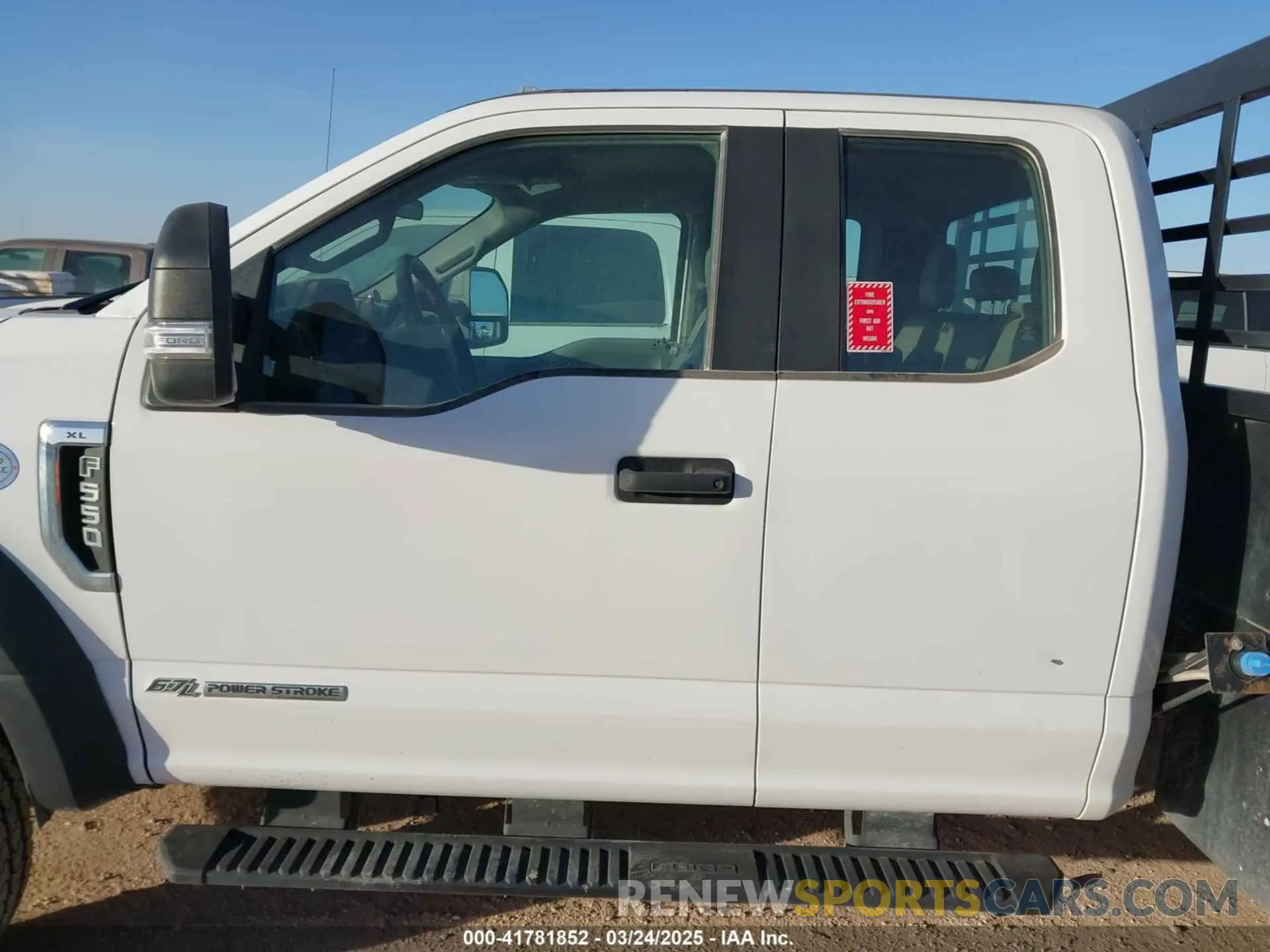 14 Photograph of a damaged car 1FD0X5HT4MED04735 FORD F-550 CHASSIS 2021