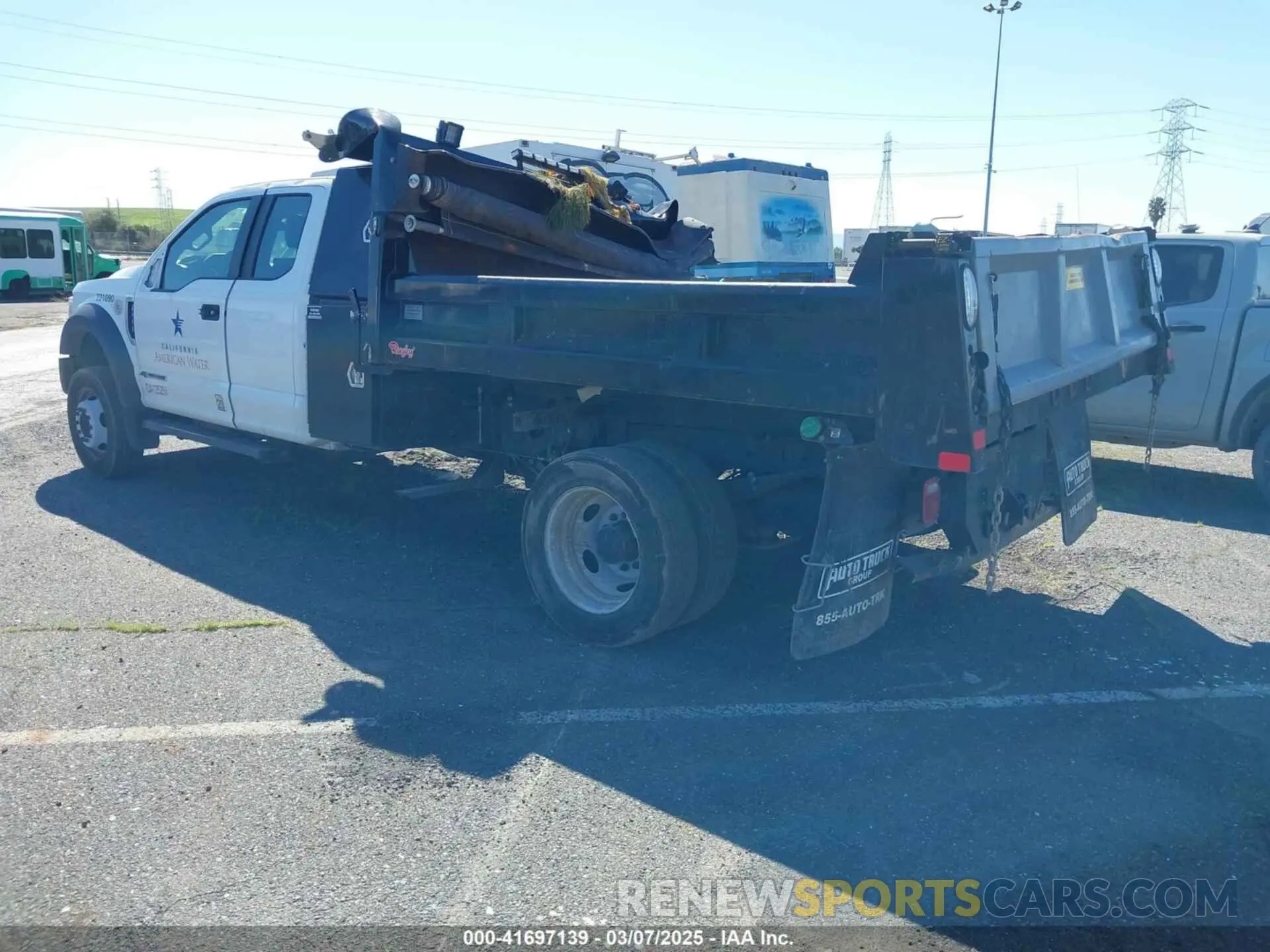 3 Photograph of a damaged car 1FD0X5GT7NEE93562 FORD F-550 CHASSIS 2022