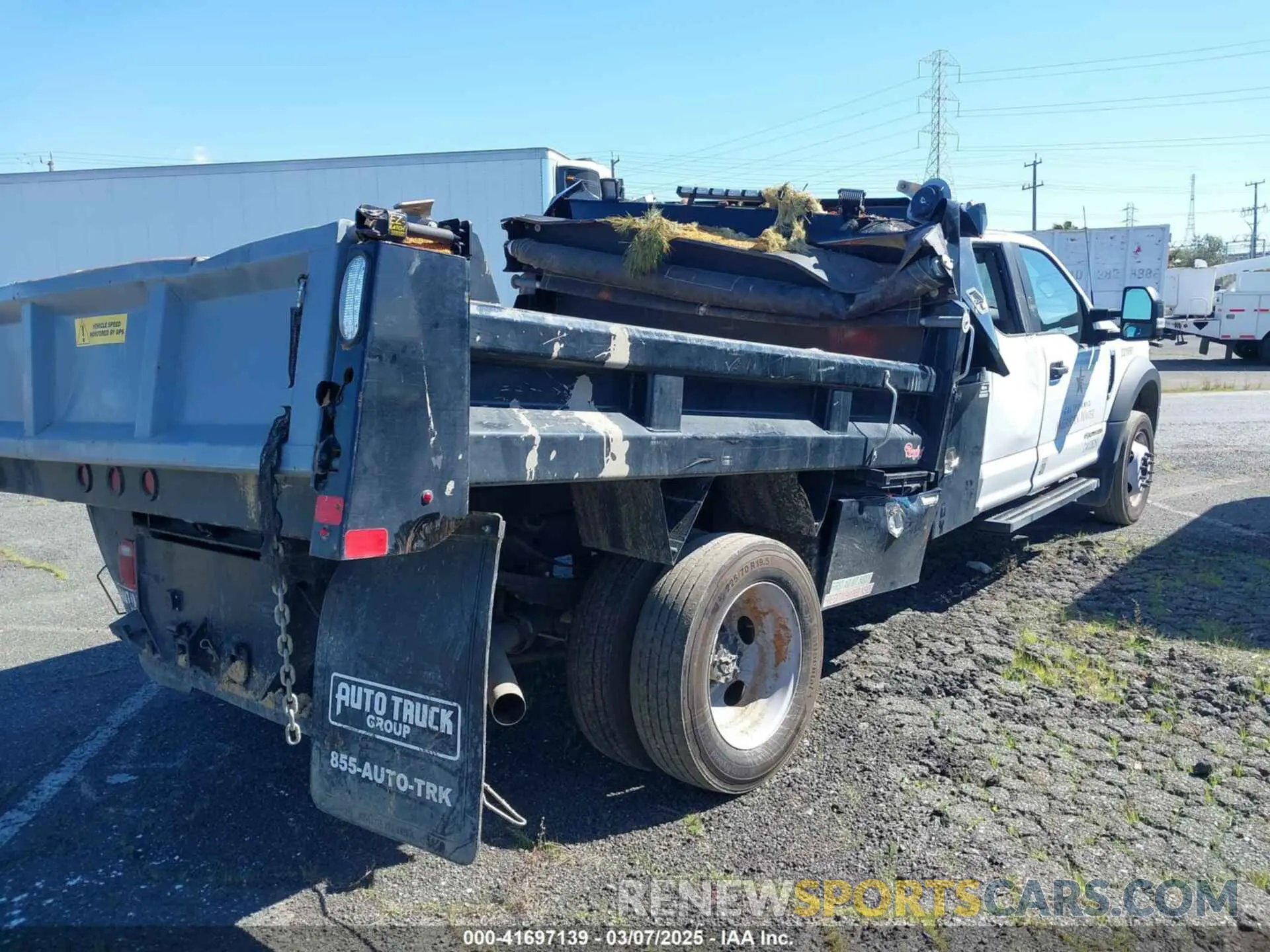 4 Photograph of a damaged car 1FD0X5GT7NEE93562 FORD F-550 CHASSIS 2022