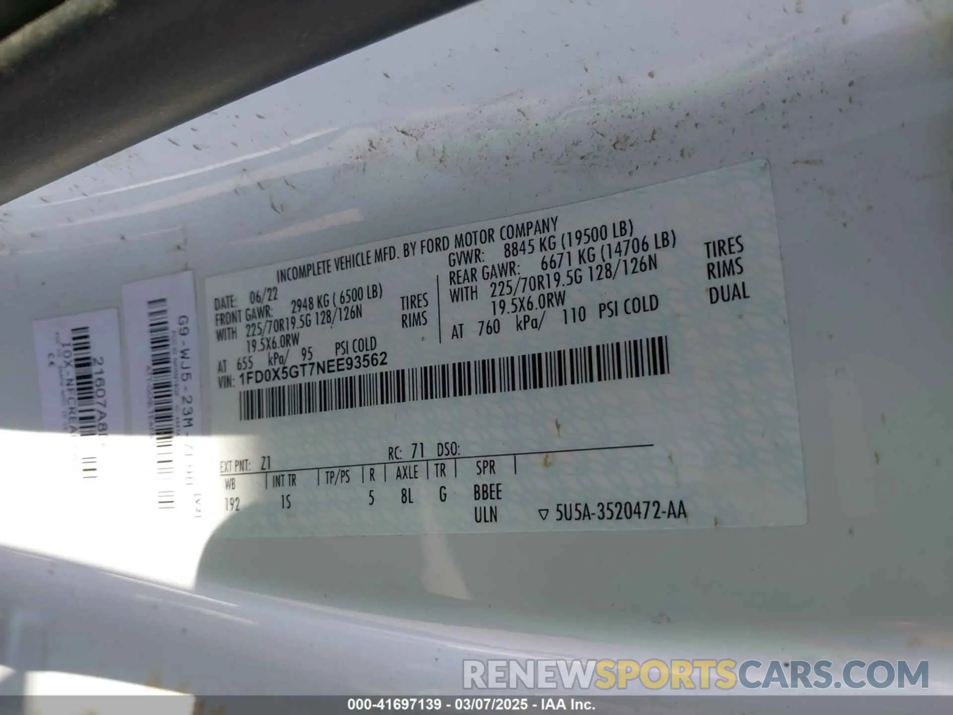 8 Photograph of a damaged car 1FD0X5GT7NEE93562 FORD F-550 CHASSIS 2022