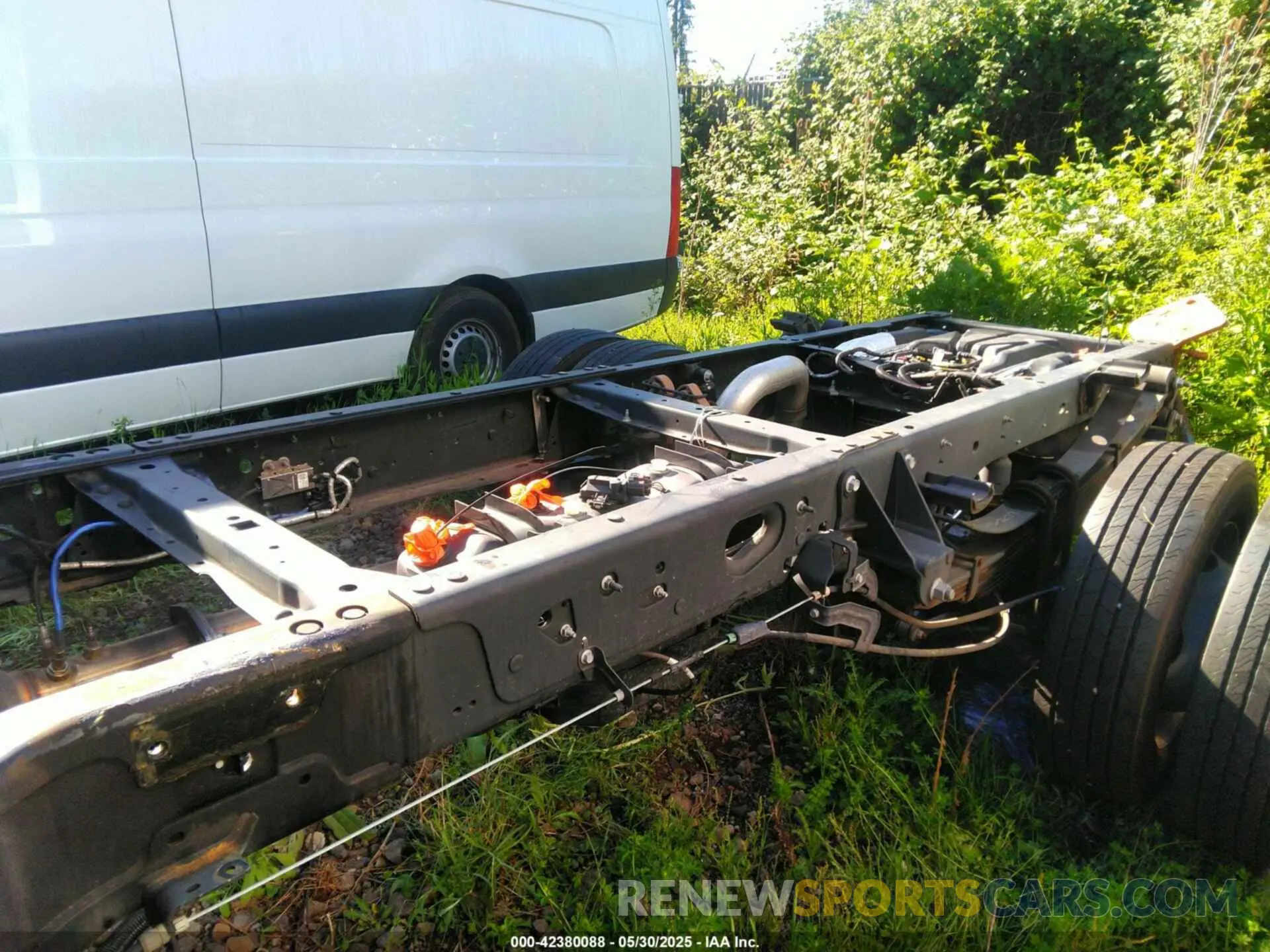 8 Photograph of a damaged car 1FD0X5HT8NEE92578 FORD F-550 CHASSIS 2022