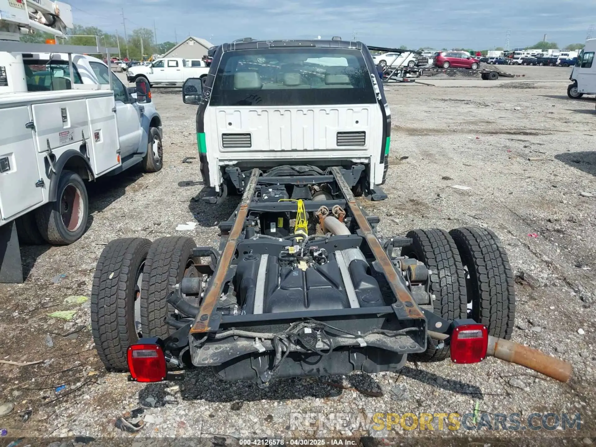 15 Photograph of a damaged car 1FDUF5HT2NEE52260 FORD F-550 CHASSIS 2022