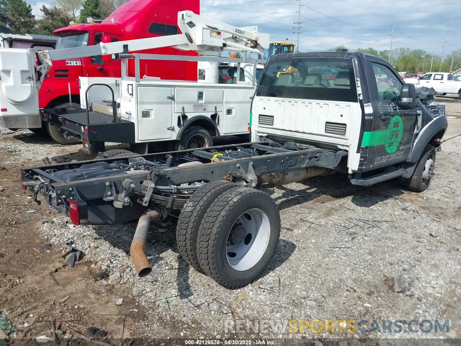 4 Photograph of a damaged car 1FDUF5HT2NEE52260 FORD F-550 CHASSIS 2022