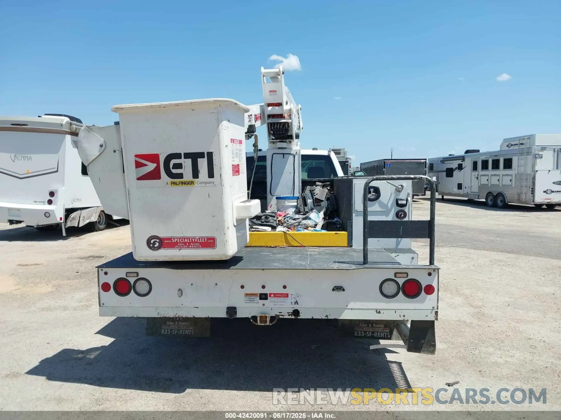 15 Photograph of a damaged car 1FDUF5HTXNEE69078 FORD F-550 CHASSIS 2022