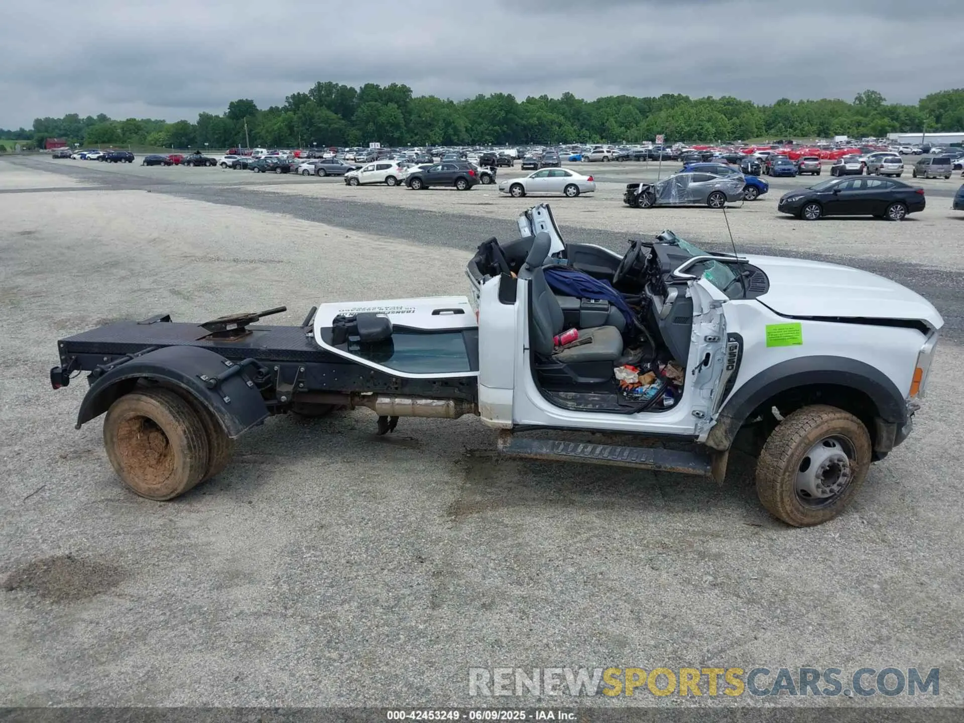 12 Photograph of a damaged car 1FDUF5GTXPDA08375 FORD F-550 CHASSIS 2023