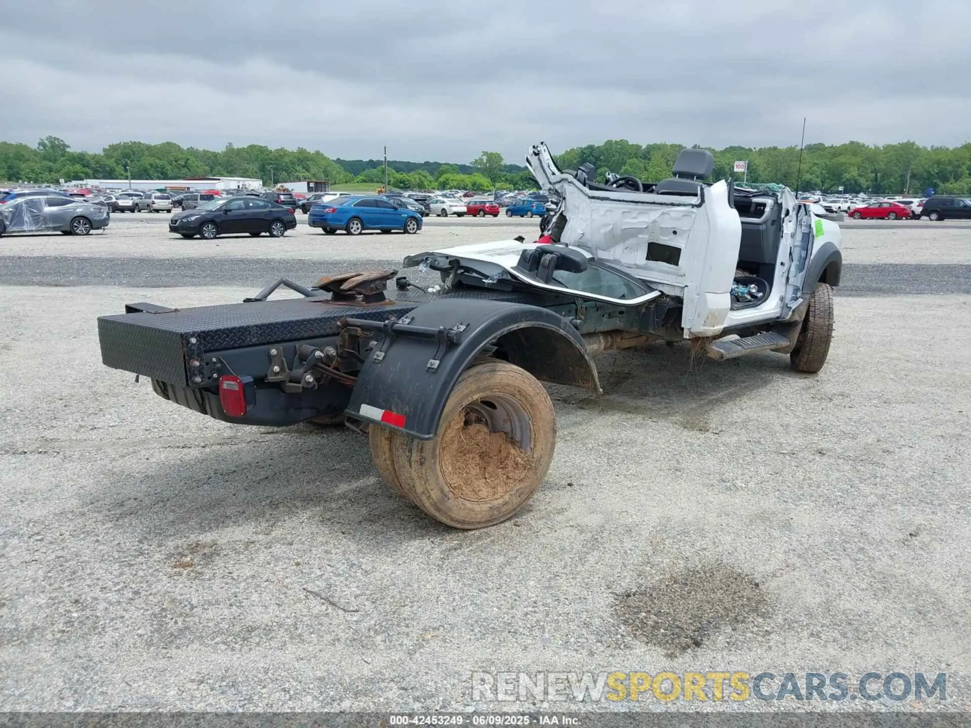 4 Photograph of a damaged car 1FDUF5GTXPDA08375 FORD F-550 CHASSIS 2023