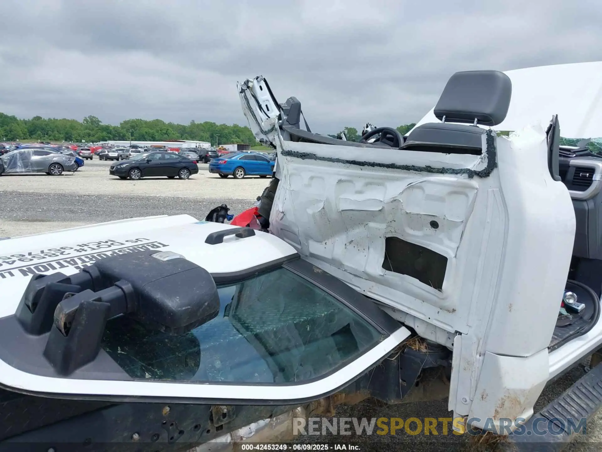 6 Photograph of a damaged car 1FDUF5GTXPDA08375 FORD F-550 CHASSIS 2023