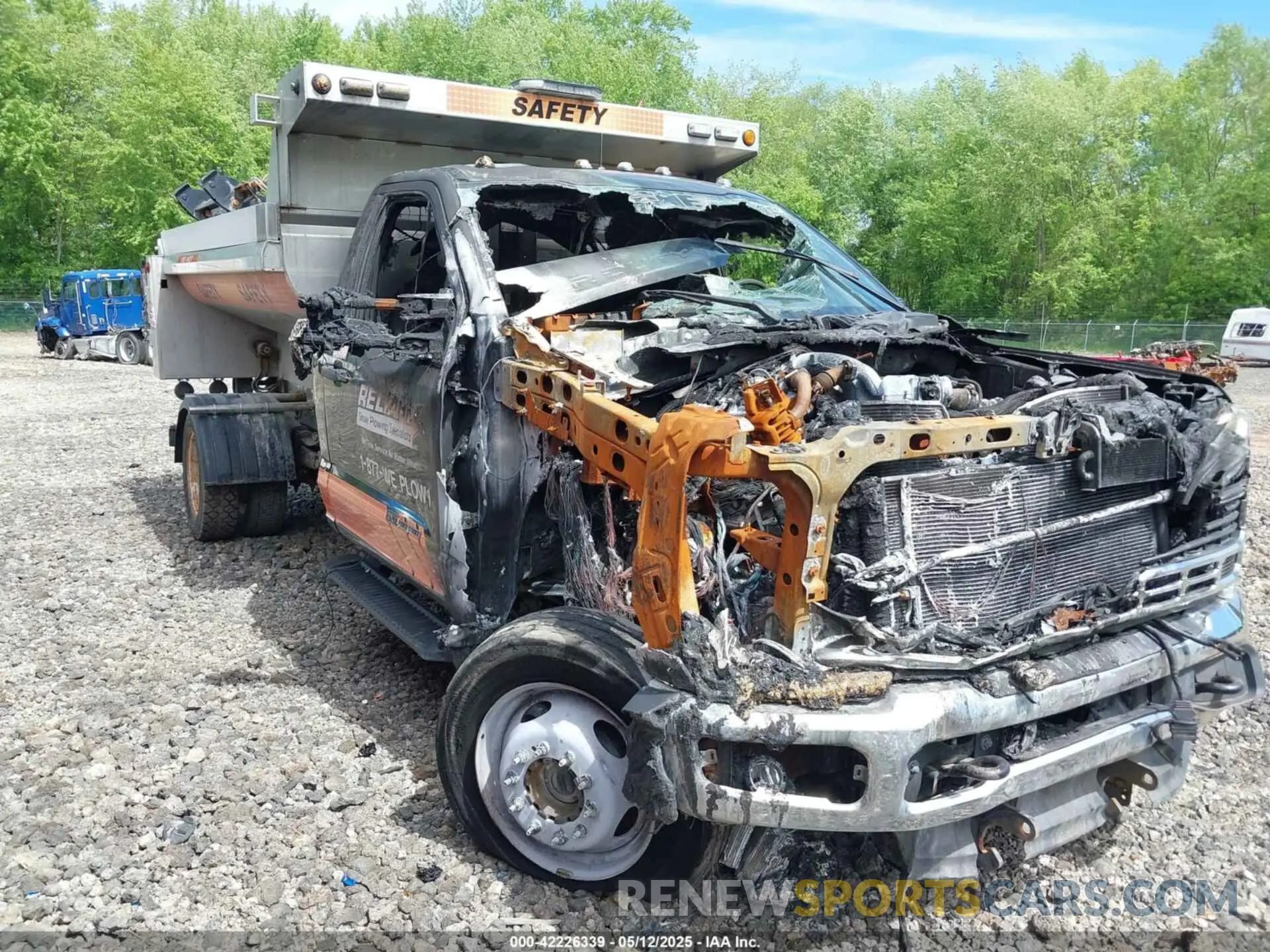 2 Photograph of a damaged car 1FDUF5HT6PDA01194 FORD F-550 CHASSIS 2023