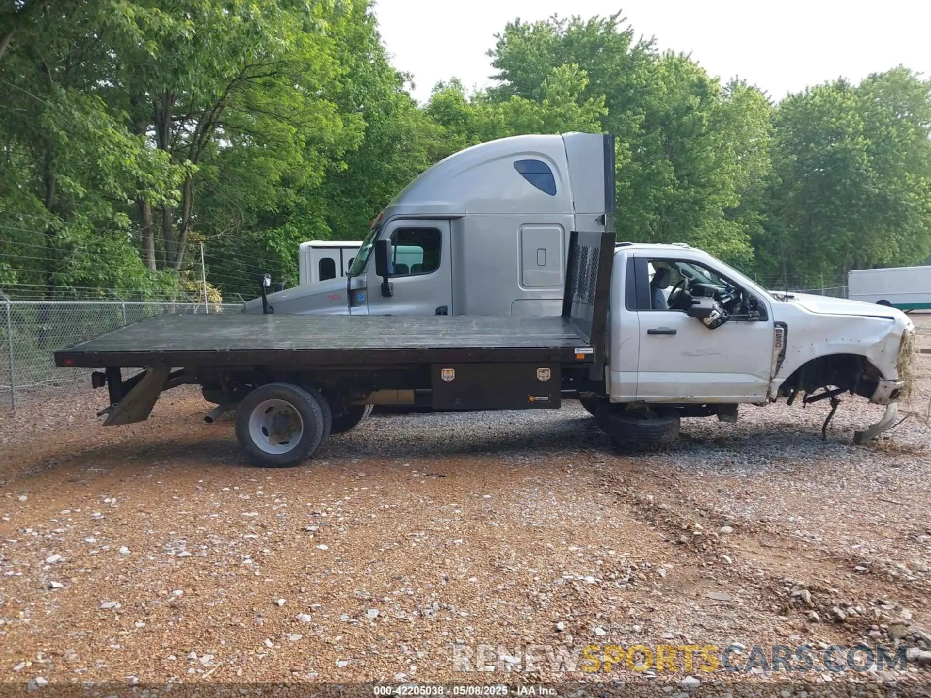 13 Photograph of a damaged car 1FDUF5GN8REE22091 FORD F-550 CHASSIS 2024