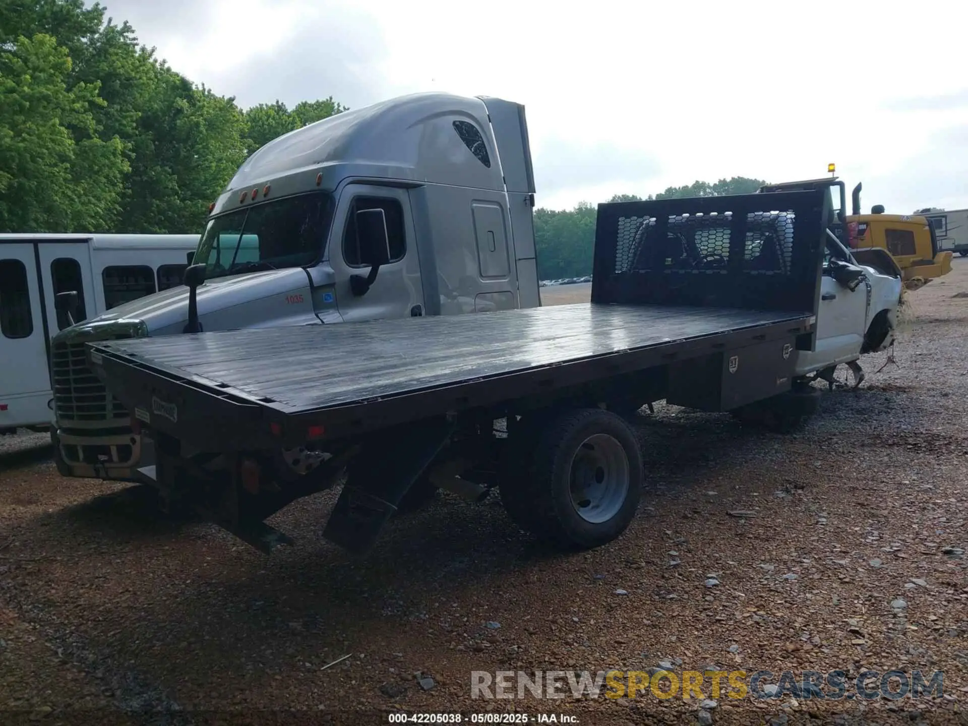 4 Photograph of a damaged car 1FDUF5GN8REE22091 FORD F-550 CHASSIS 2024