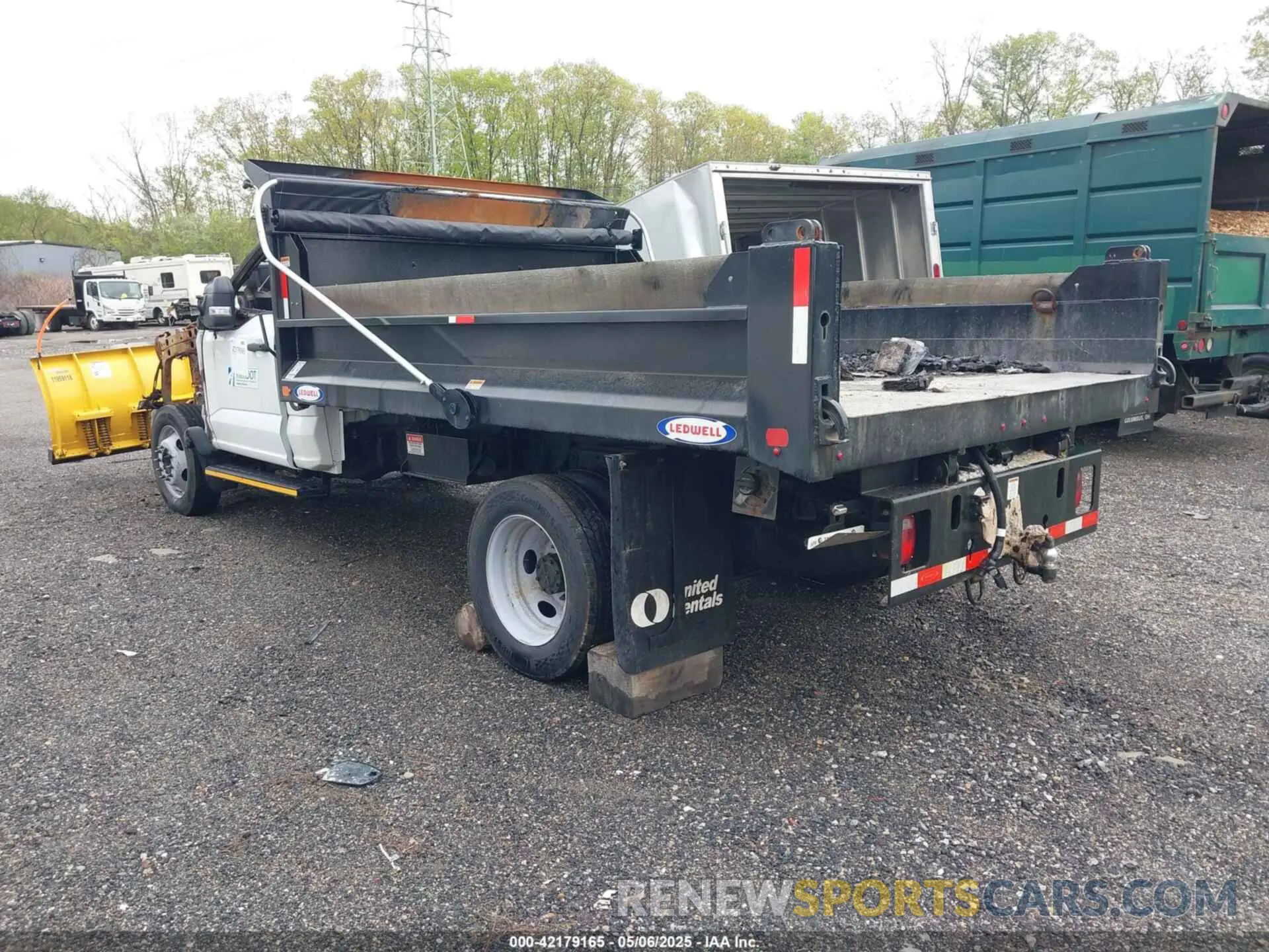 3 Photograph of a damaged car 1FDUF5HN1RDA13855 FORD F-550 CHASSIS 2024