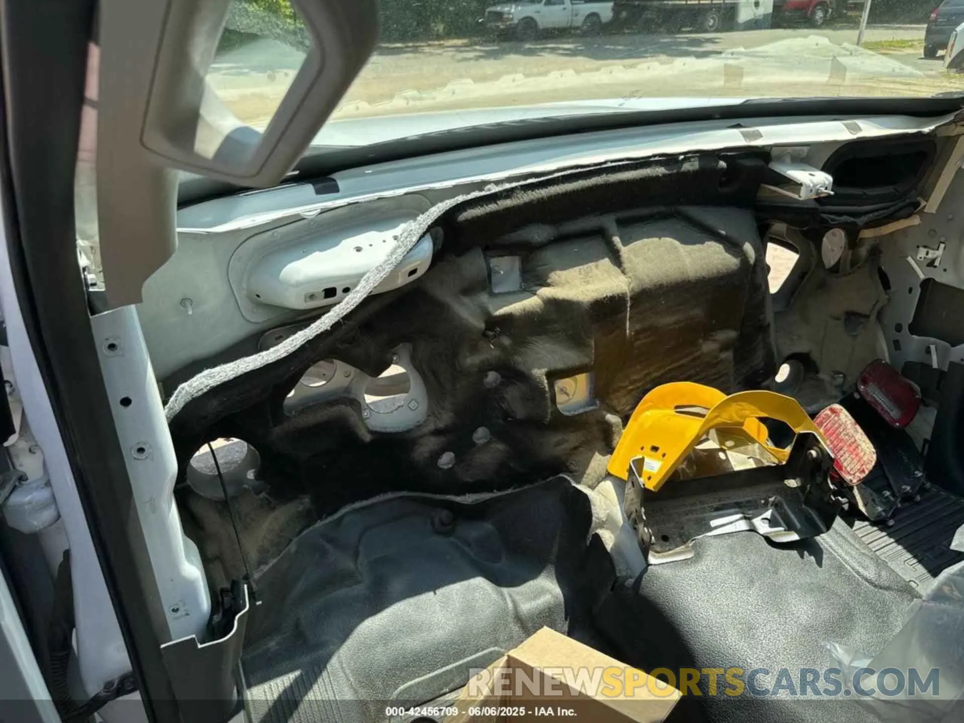 6 Photograph of a damaged car 1FDUF5HT0REC78906 FORD F-550 CHASSIS 2024
