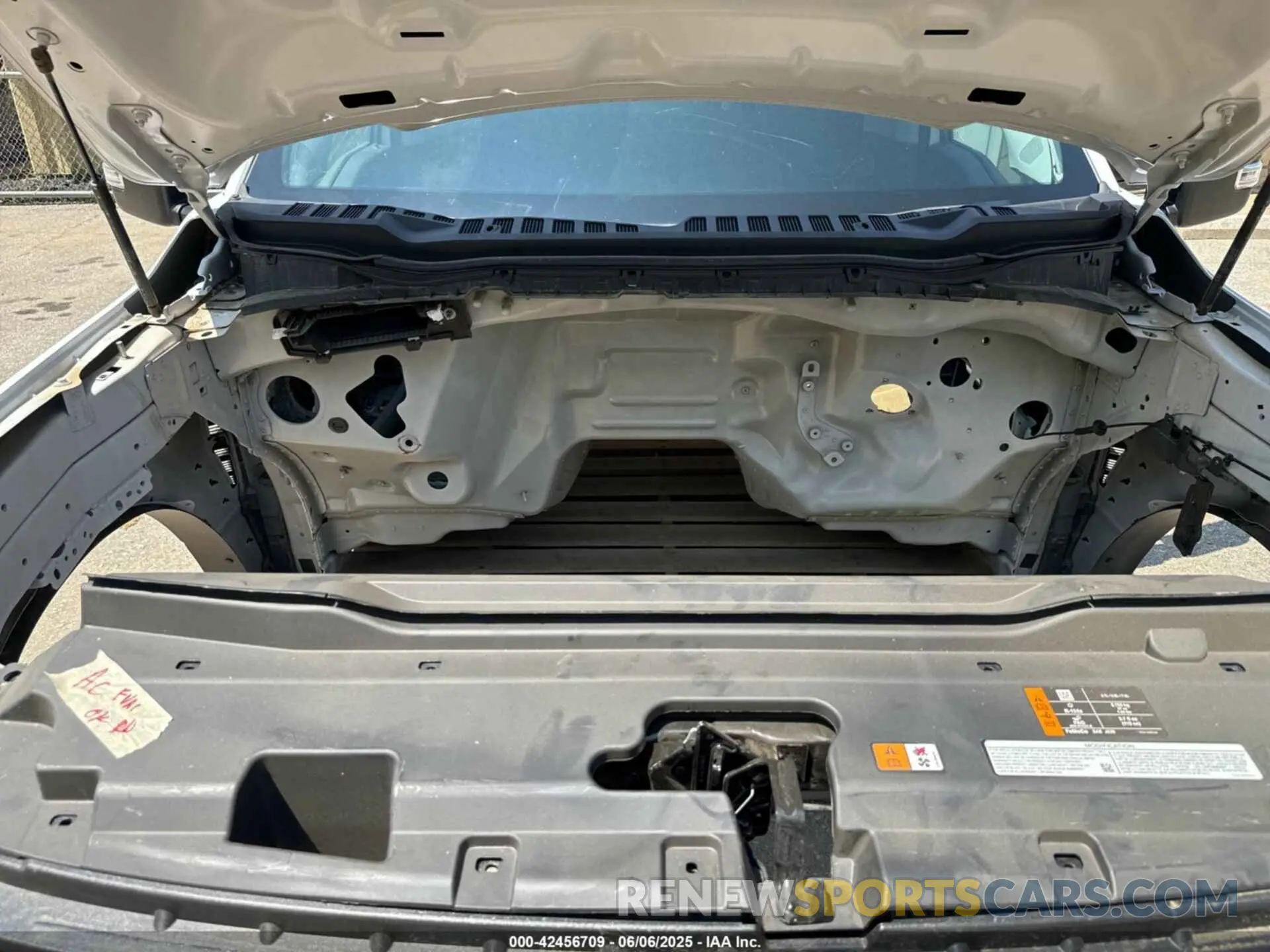 9 Photograph of a damaged car 1FDUF5HT0REC78906 FORD F-550 CHASSIS 2024