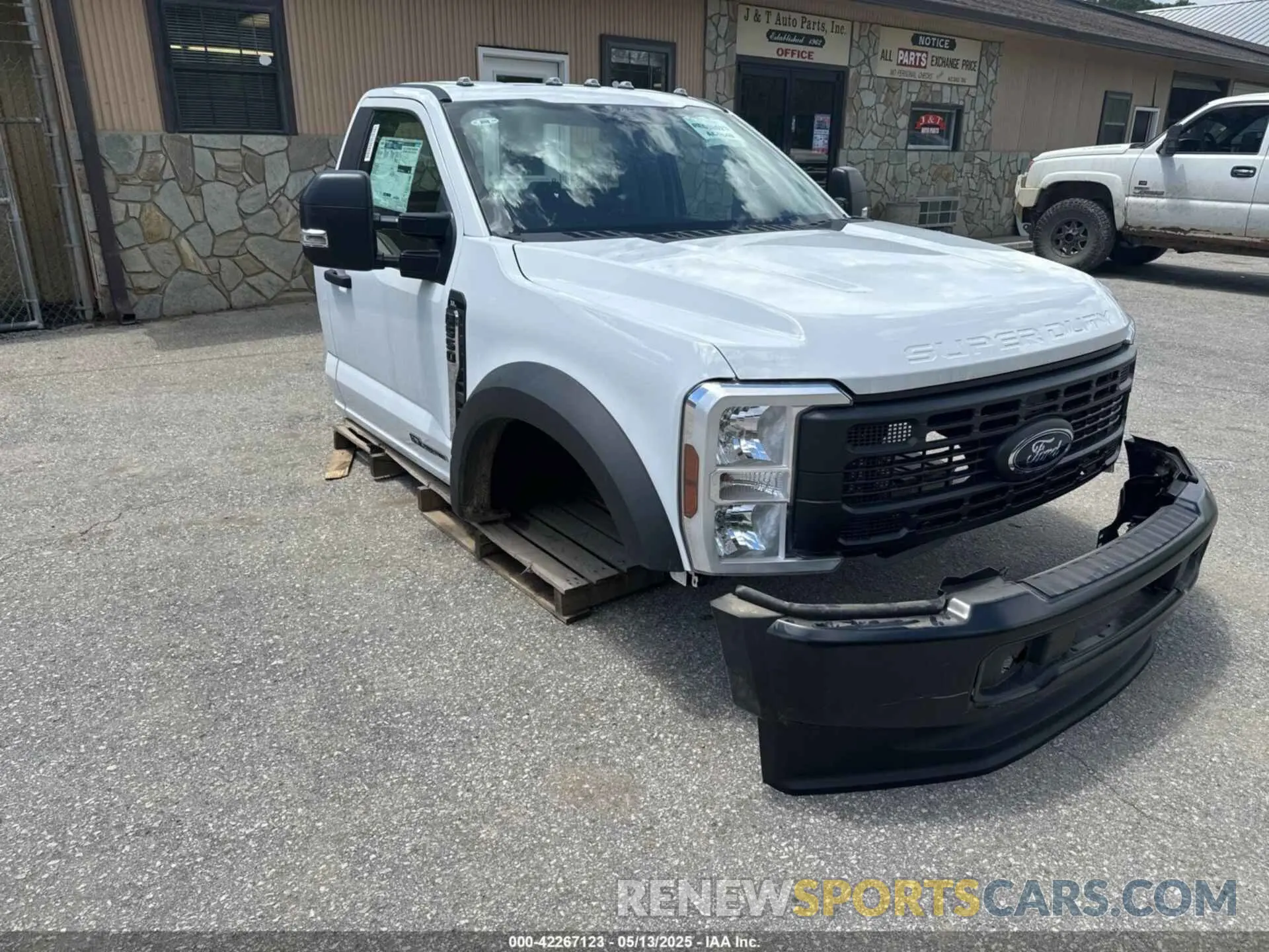 1 Photograph of a damaged car 1FDUF5HT6RED08023 FORD F-550 CHASSIS 2024