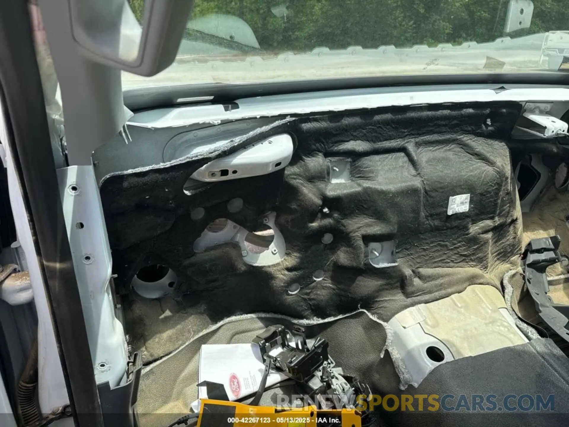 6 Photograph of a damaged car 1FDUF5HT6RED08023 FORD F-550 CHASSIS 2024