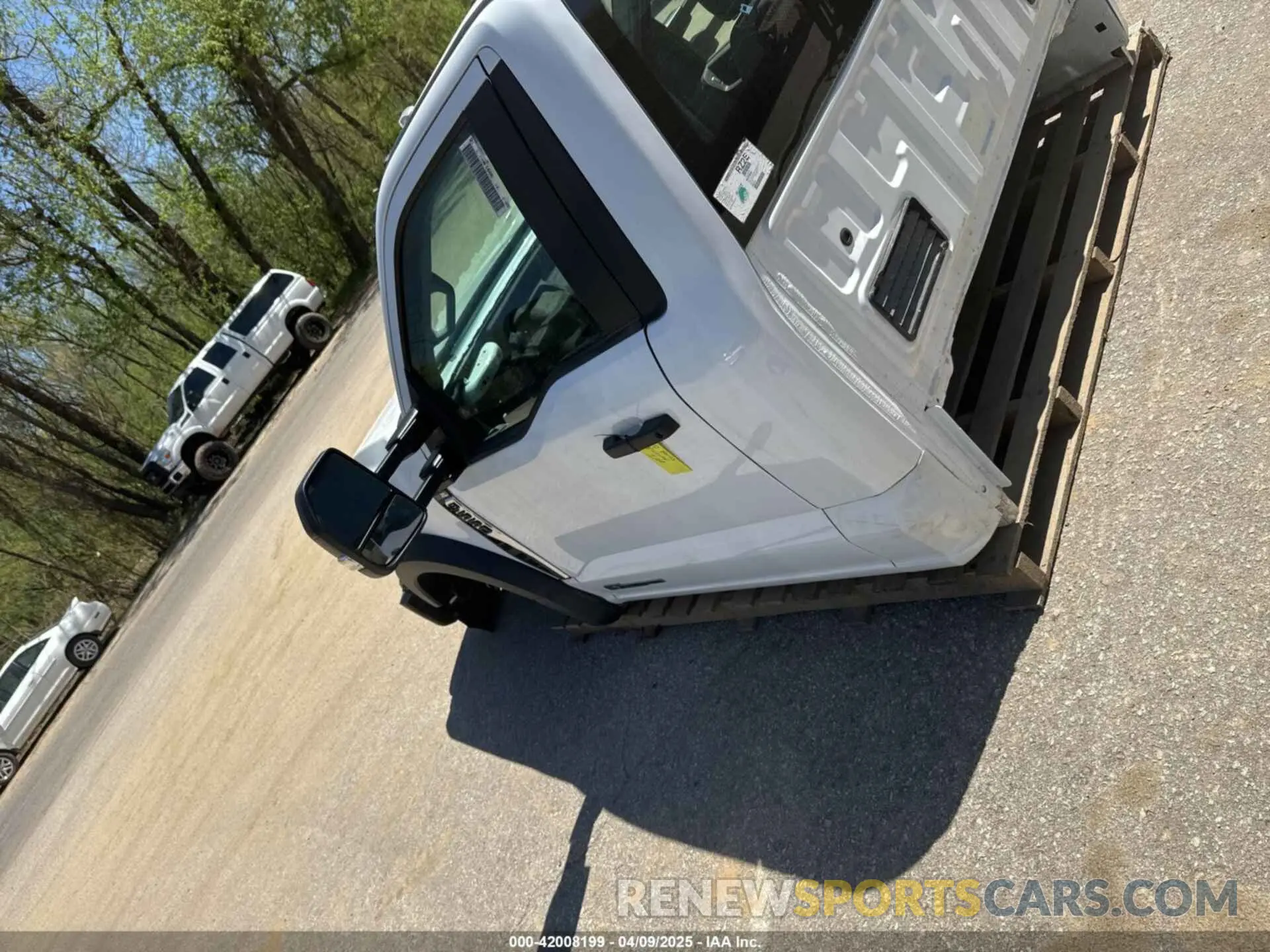 3 Photograph of a damaged car 1FDUF5HT8REC78958 FORD F-550 CHASSIS 2024