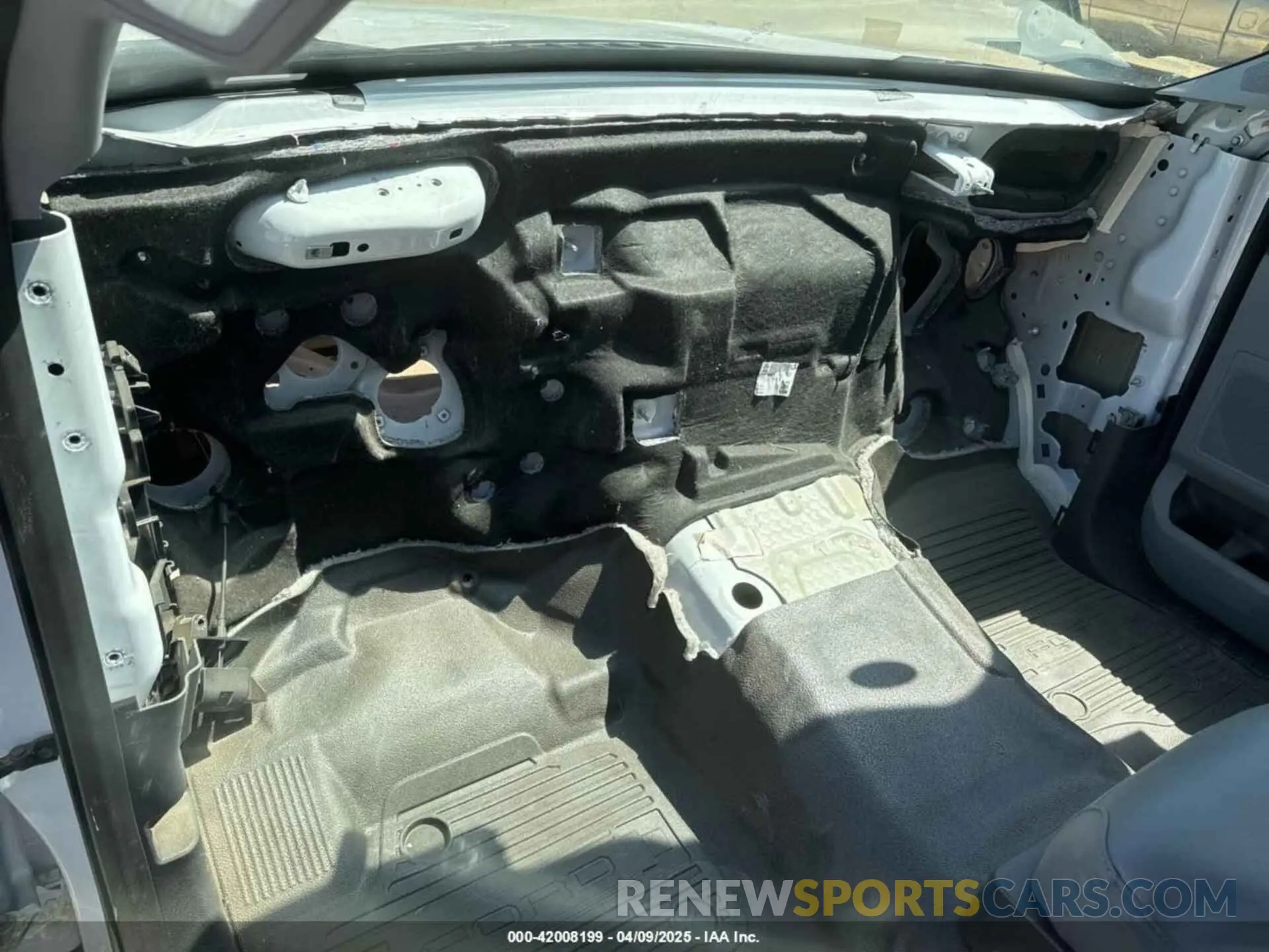 6 Photograph of a damaged car 1FDUF5HT8REC78958 FORD F-550 CHASSIS 2024