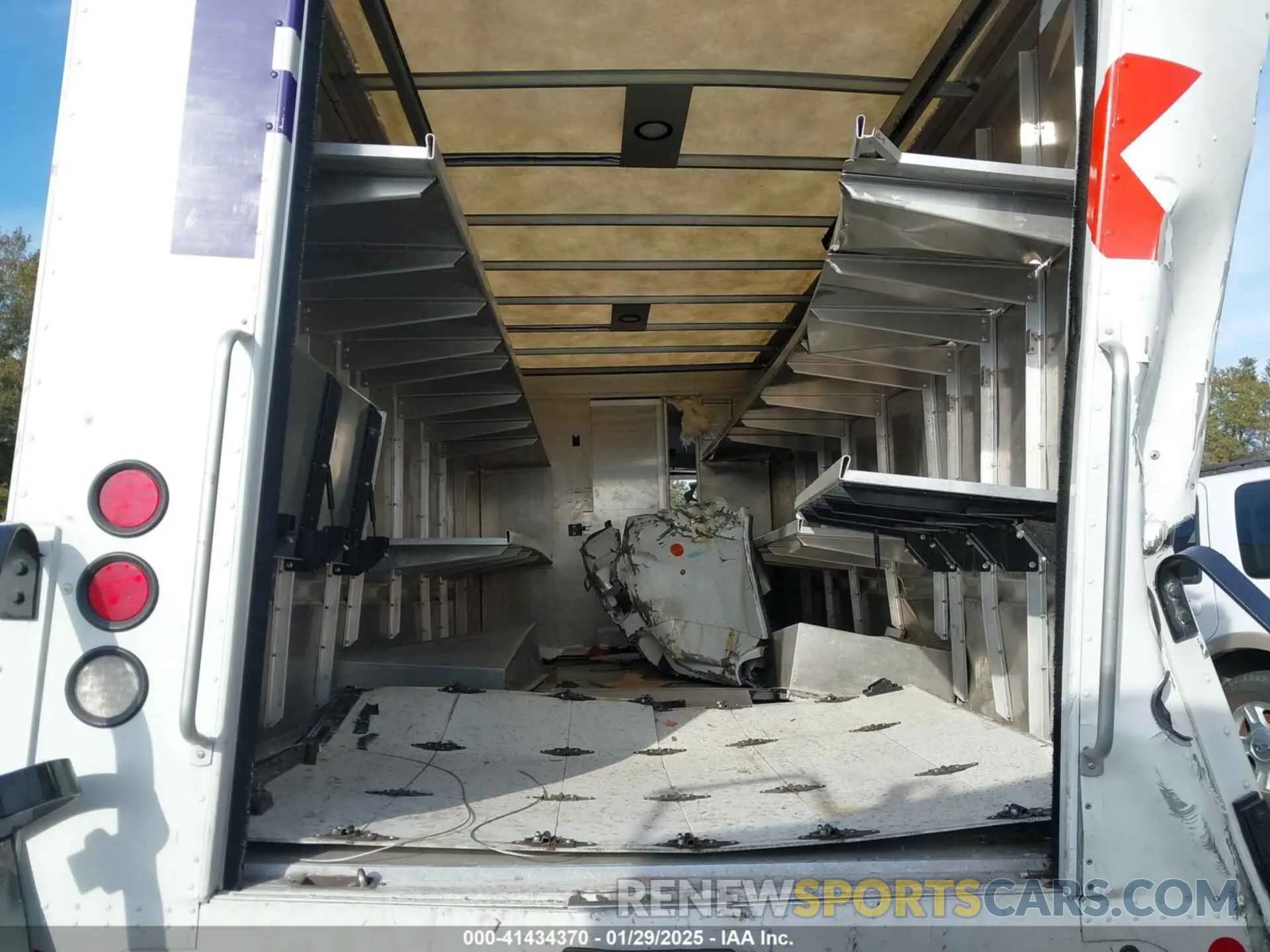 6 Photograph of a damaged car 1F65F5KYXK0A21643 FORD F-59 COMMERCIAL STRIPPED 2019