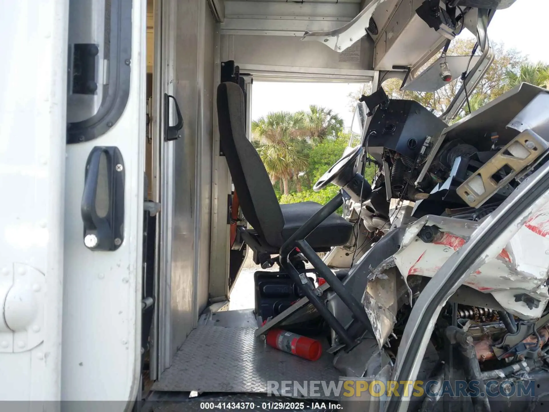 7 Photograph of a damaged car 1F65F5KYXK0A21643 FORD F-59 COMMERCIAL STRIPPED 2019