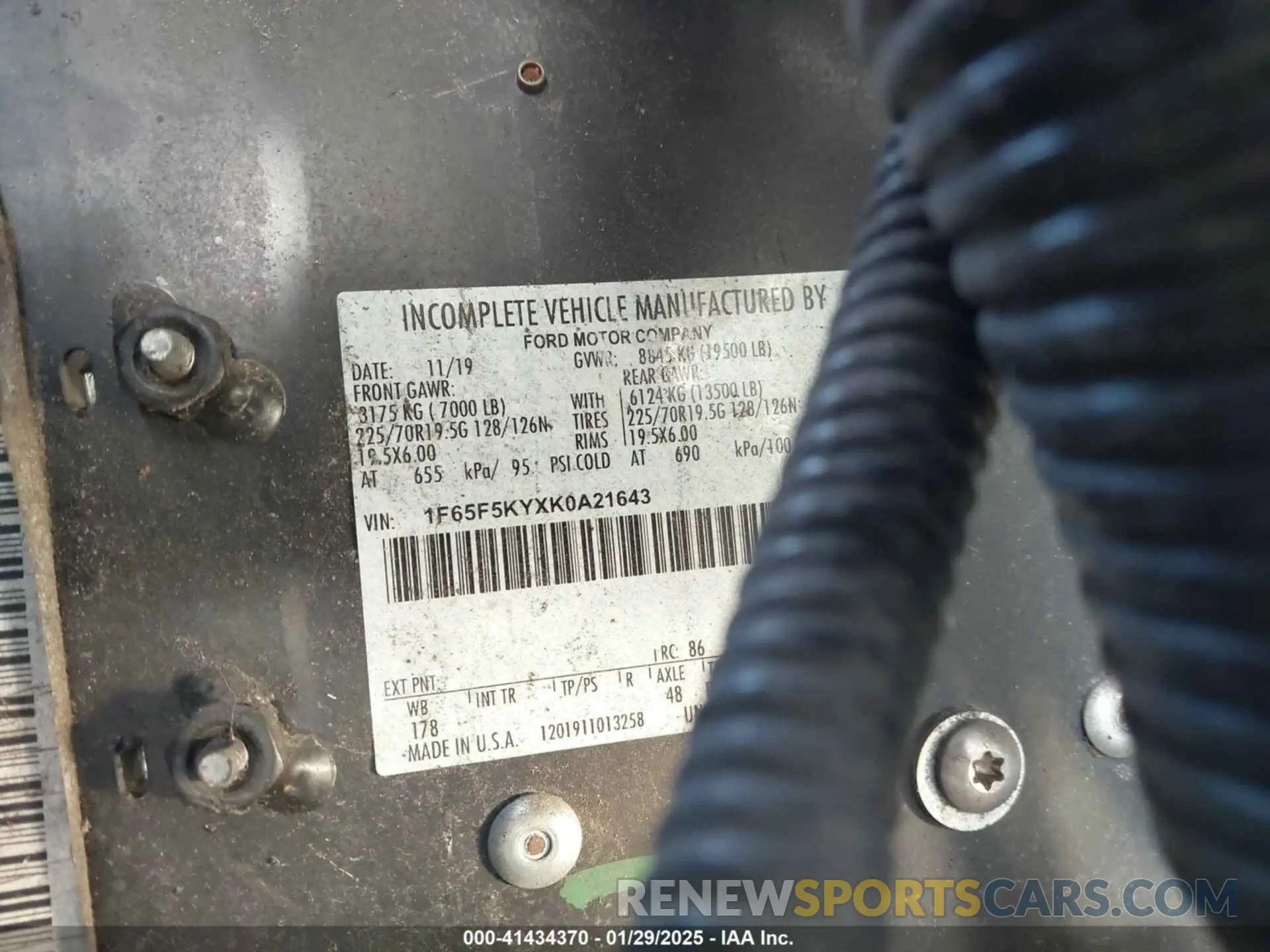 8 Photograph of a damaged car 1F65F5KYXK0A21643 FORD F-59 COMMERCIAL STRIPPED 2019