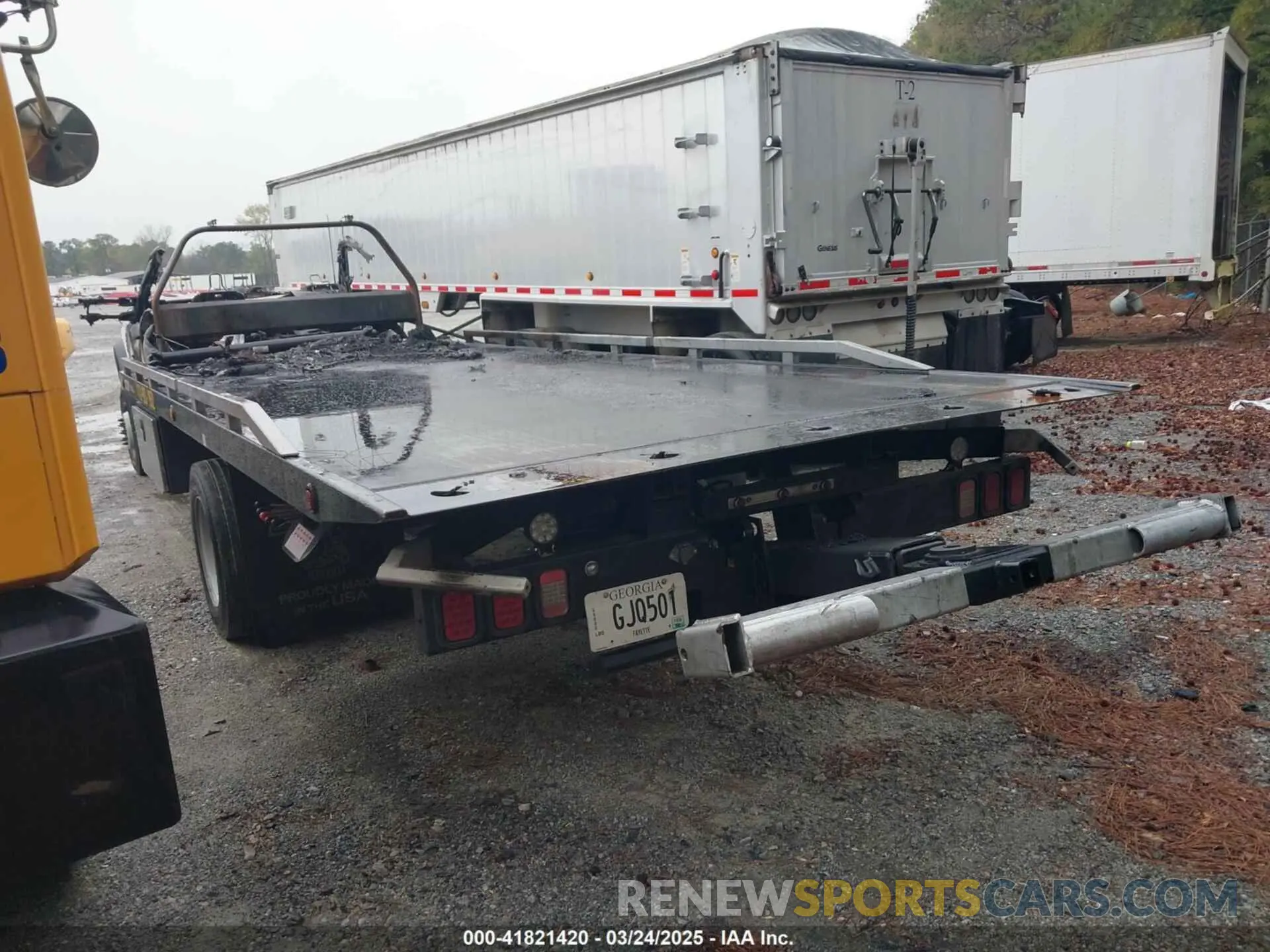 3 Photograph of a damaged car 1FDFF6KTXPDA02856 FORD F-600 CHASSIS 2023
