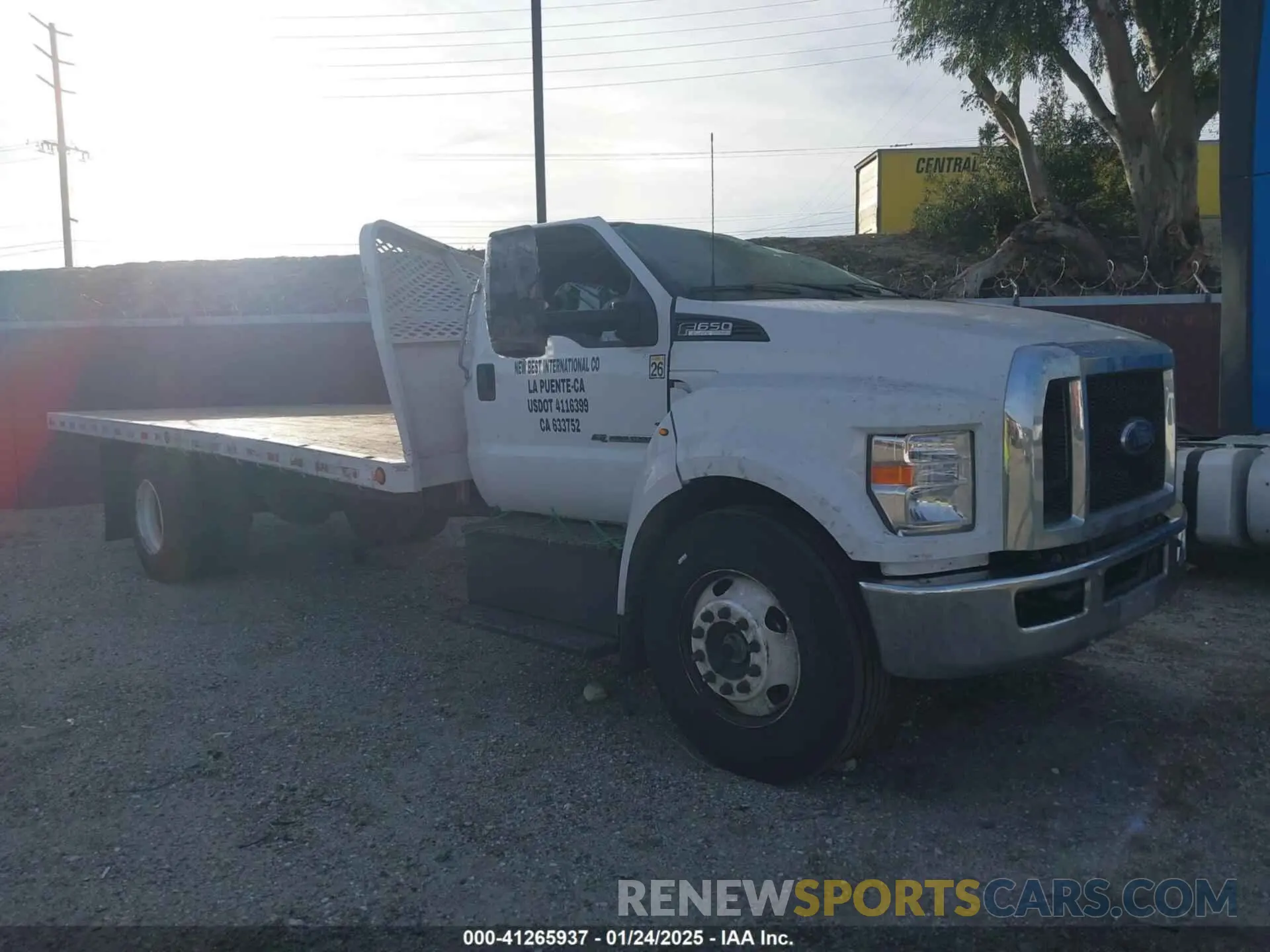 1 Photograph of a damaged car 1FDNF6DE7PDF08235 FORD F-650 DIESEL 2023