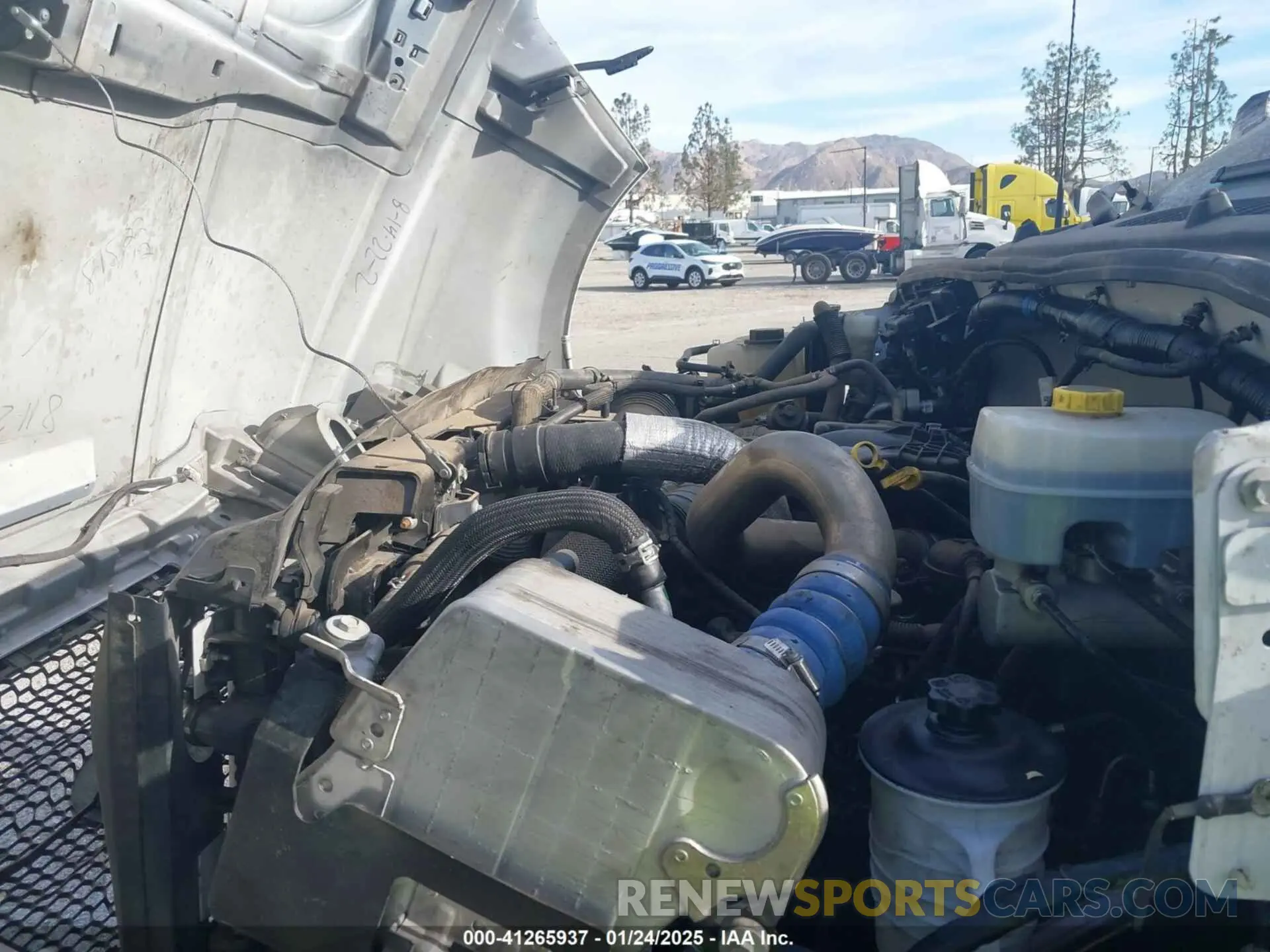 10 Photograph of a damaged car 1FDNF6DE7PDF08235 FORD F-650 DIESEL 2023