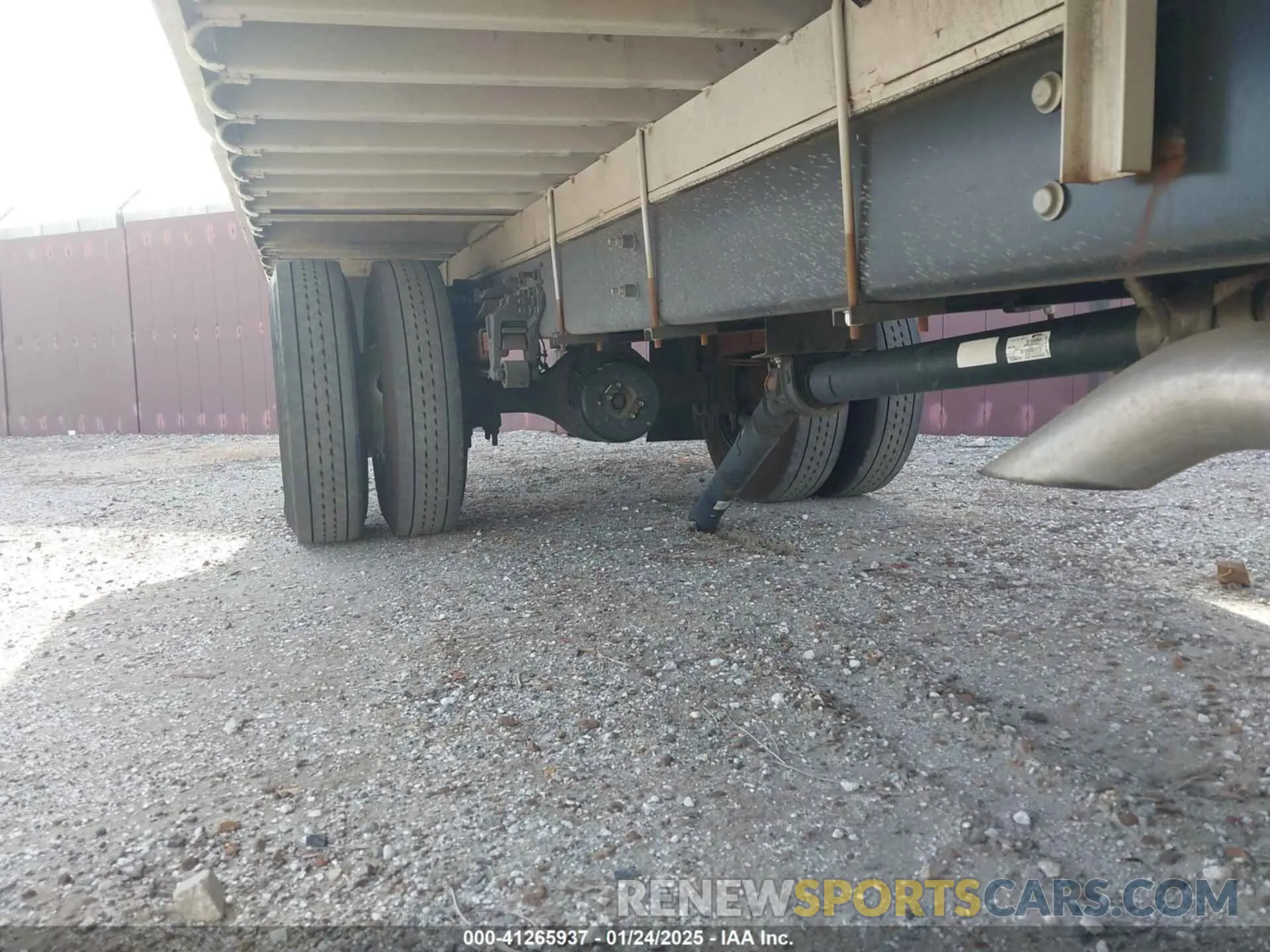 12 Photograph of a damaged car 1FDNF6DE7PDF08235 FORD F-650 DIESEL 2023