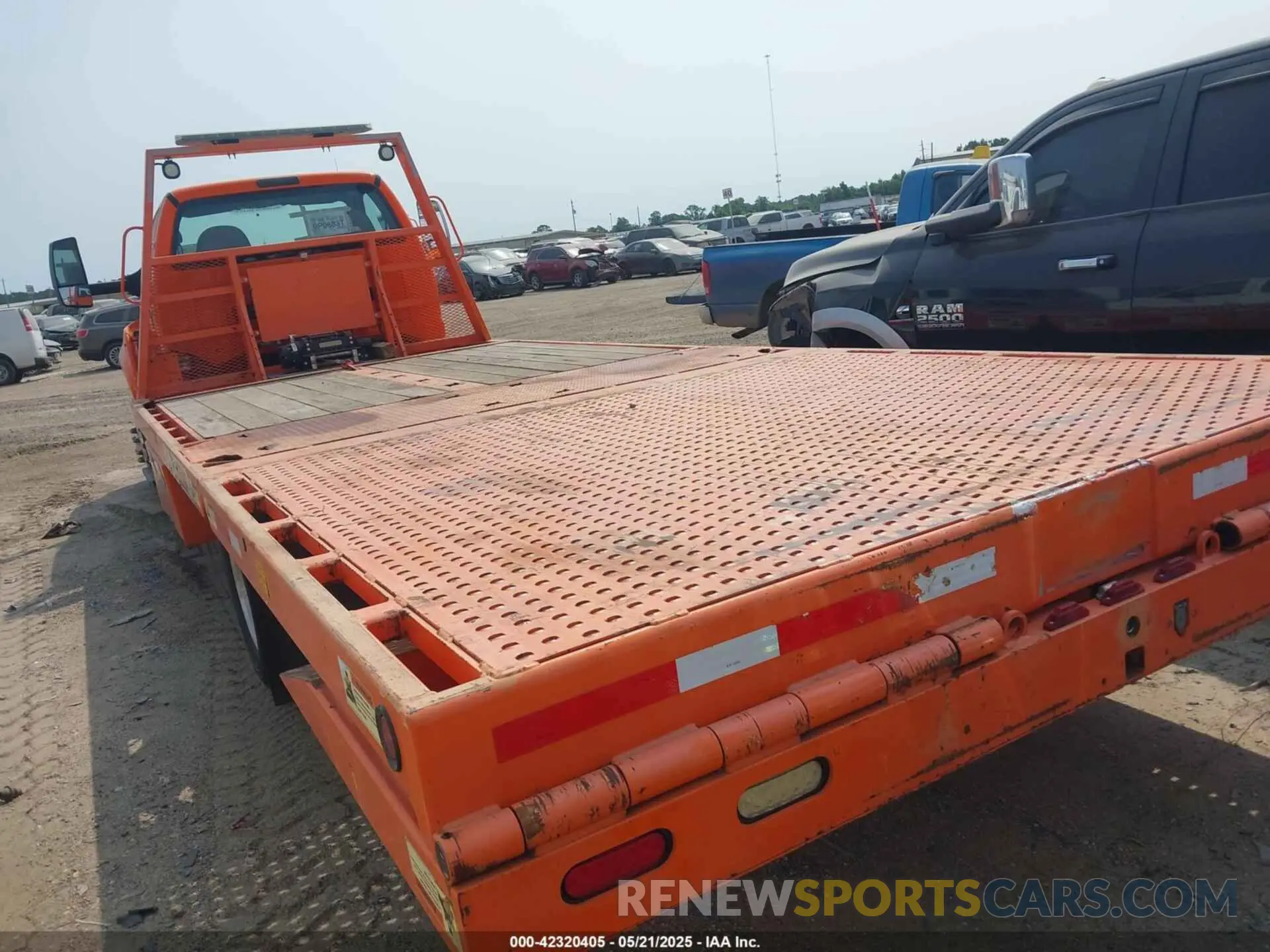 3 Photograph of a damaged car 1FDNF6AY9KDF15002 FORD F-650 GAS 2019