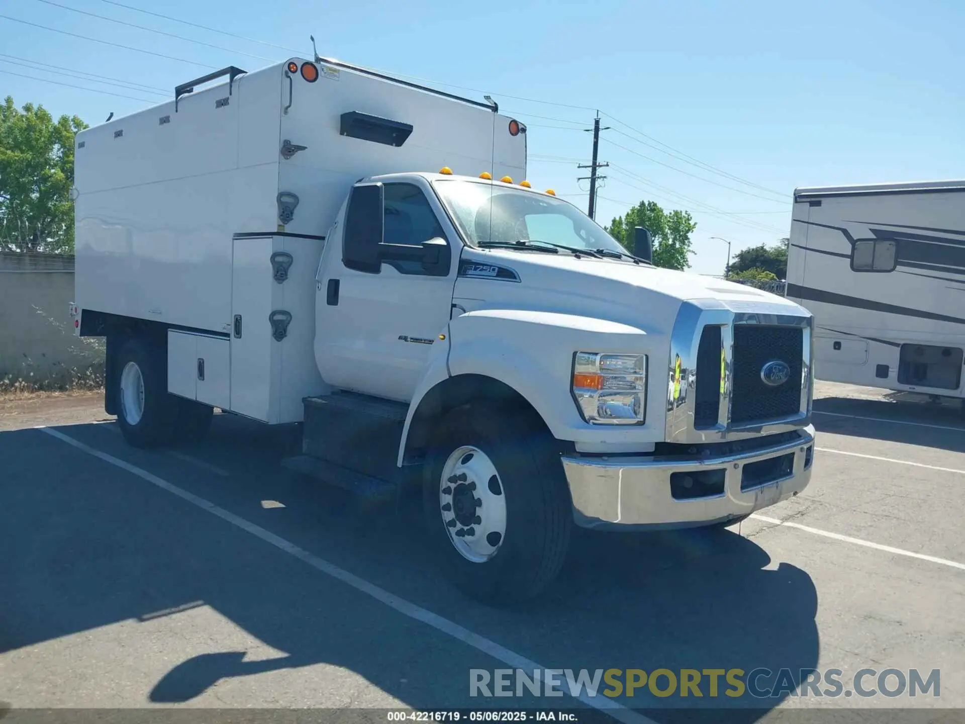 1 Photograph of a damaged car 1FDWF7DC5KDF15301 FORD F-750 DIESEL 2019