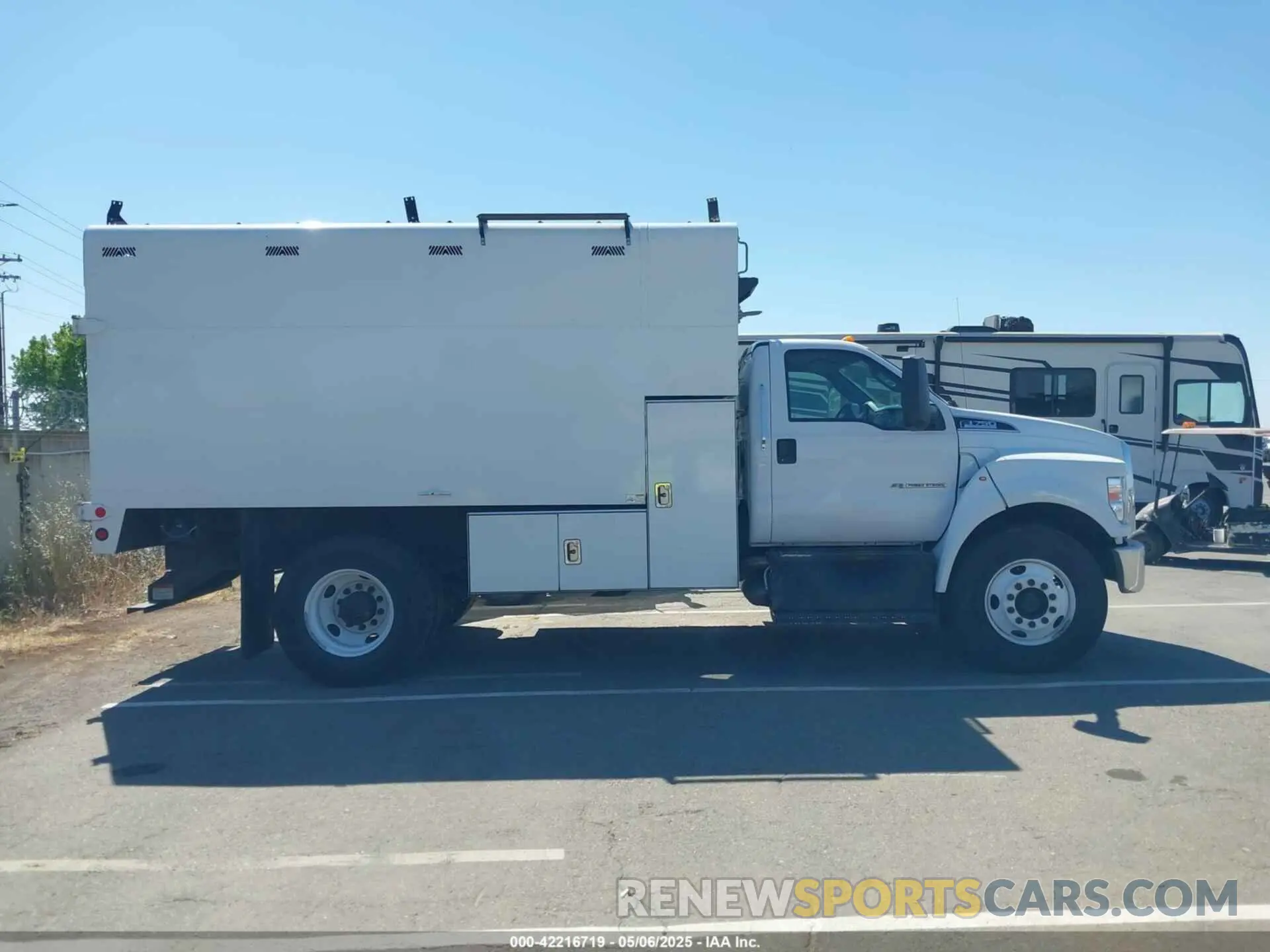 13 Photograph of a damaged car 1FDWF7DC5KDF15301 FORD F-750 DIESEL 2019