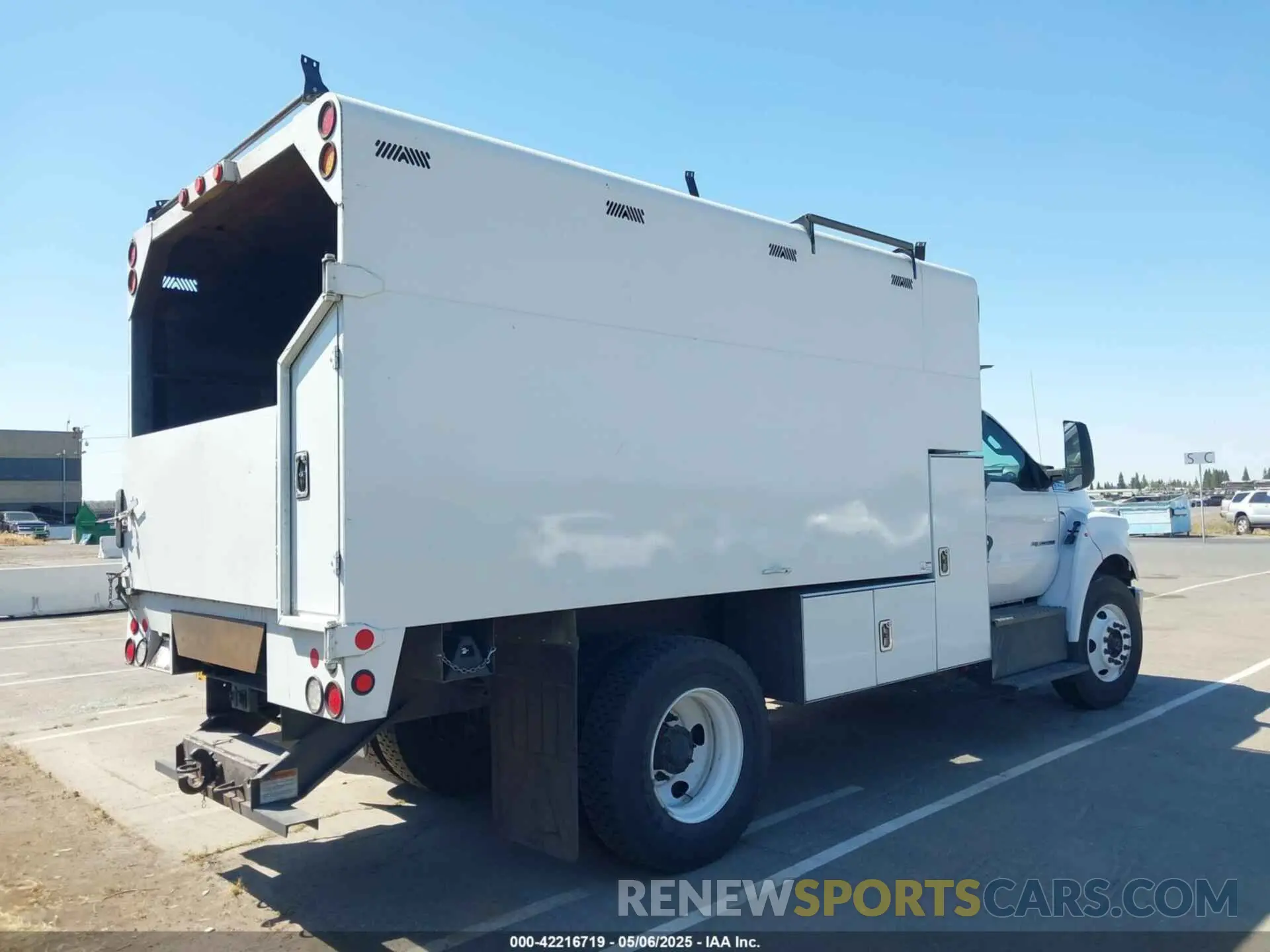 4 Photograph of a damaged car 1FDWF7DC5KDF15301 FORD F-750 DIESEL 2019