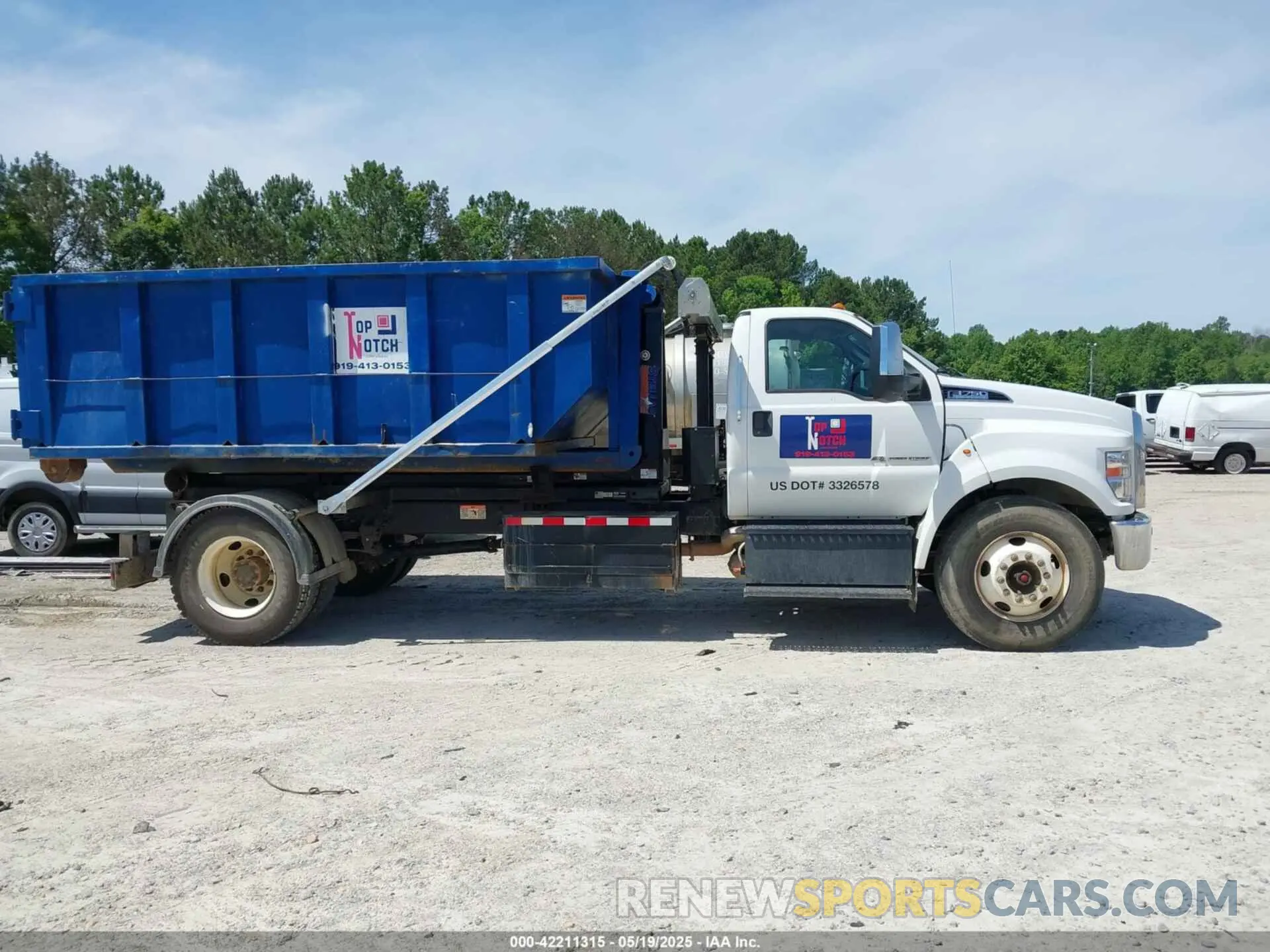 17 Photograph of a damaged car 1FDWF7DEHMDF00585 FORD F-750 DIESEL 2021