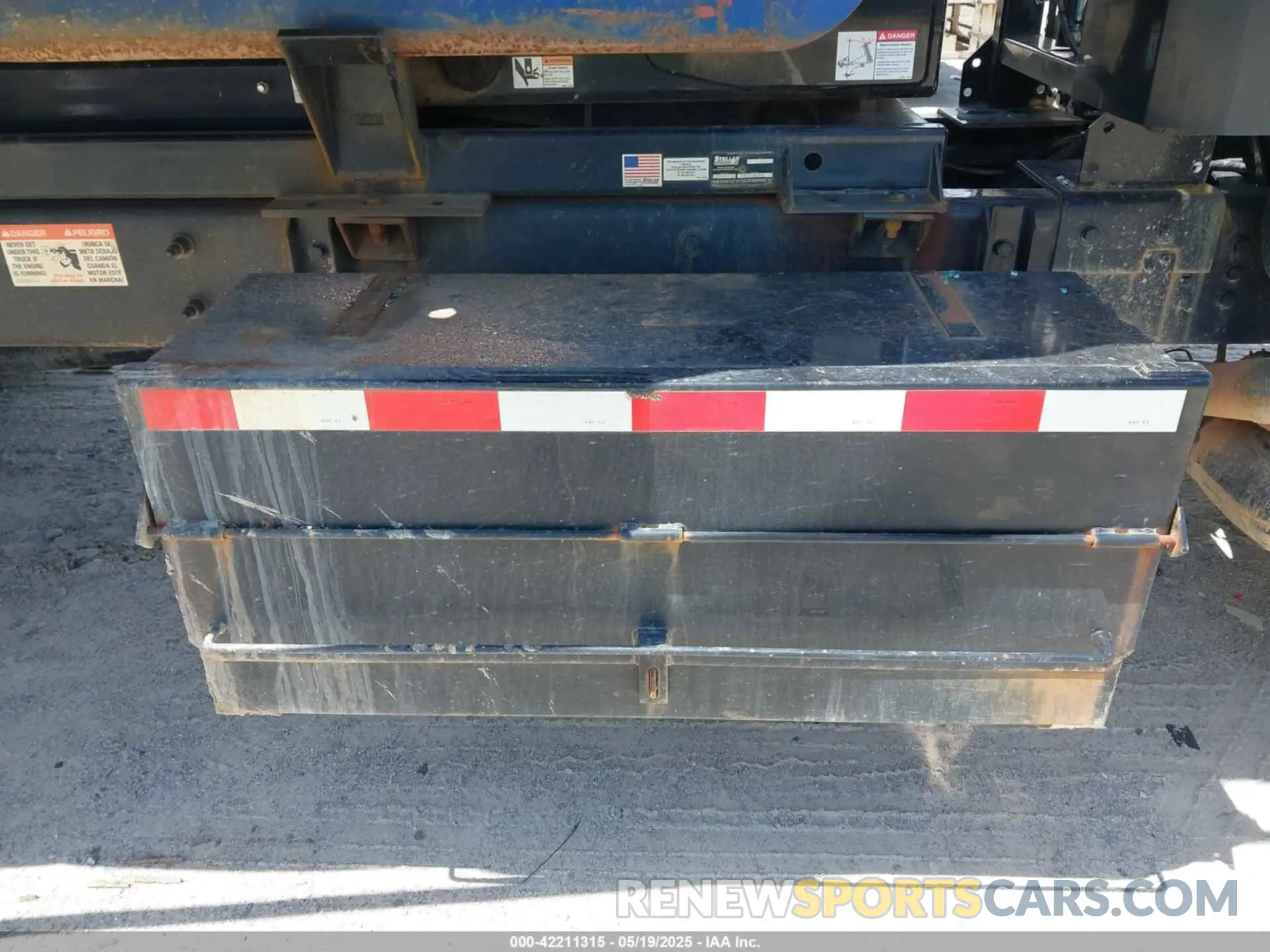 20 Photograph of a damaged car 1FDWF7DEHMDF00585 FORD F-750 DIESEL 2021